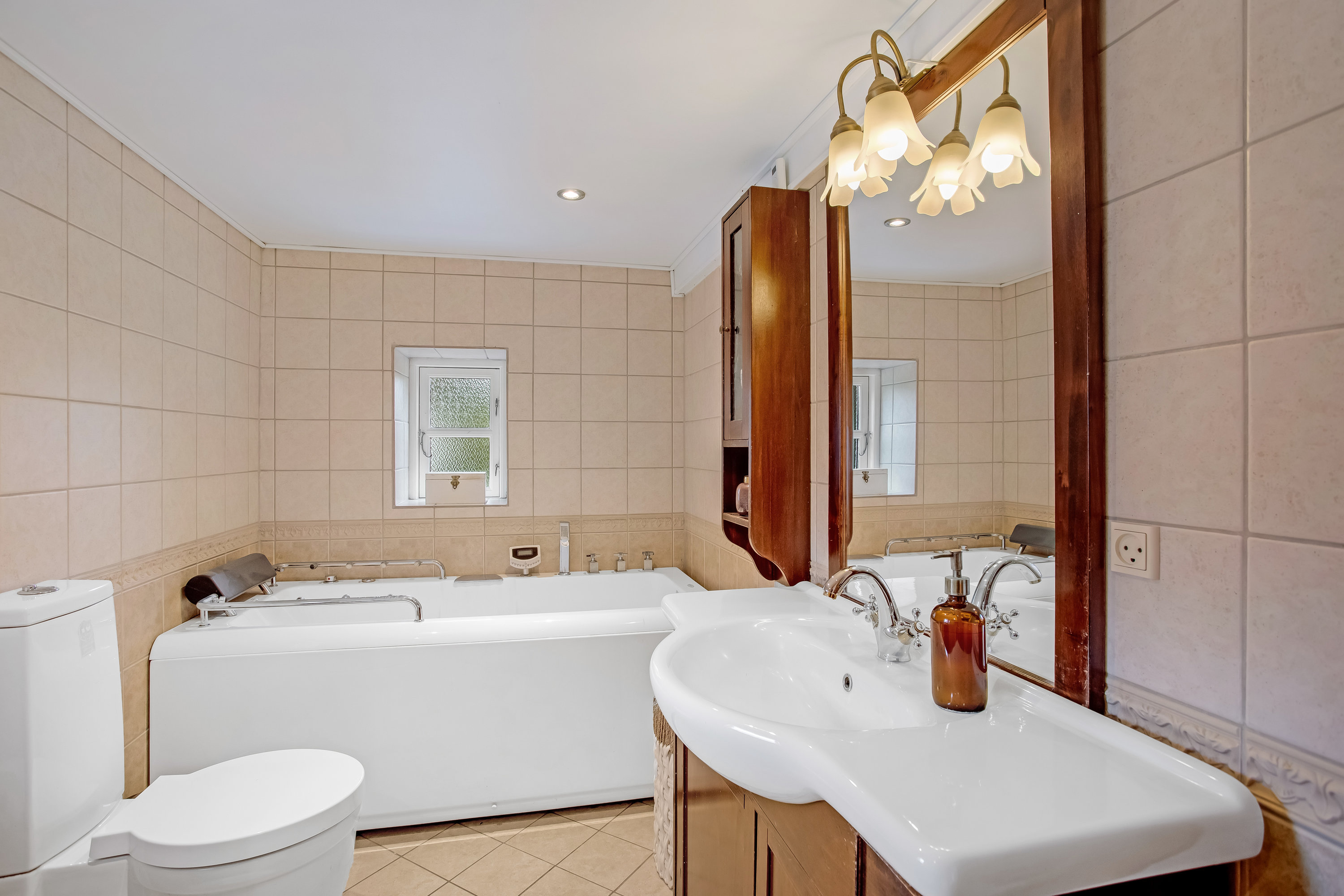 Fremhævet badeværelse billede i fuldskærmstilstand. Billede af Horsbølvej 26, Rejsby, 6780 Skærbæk