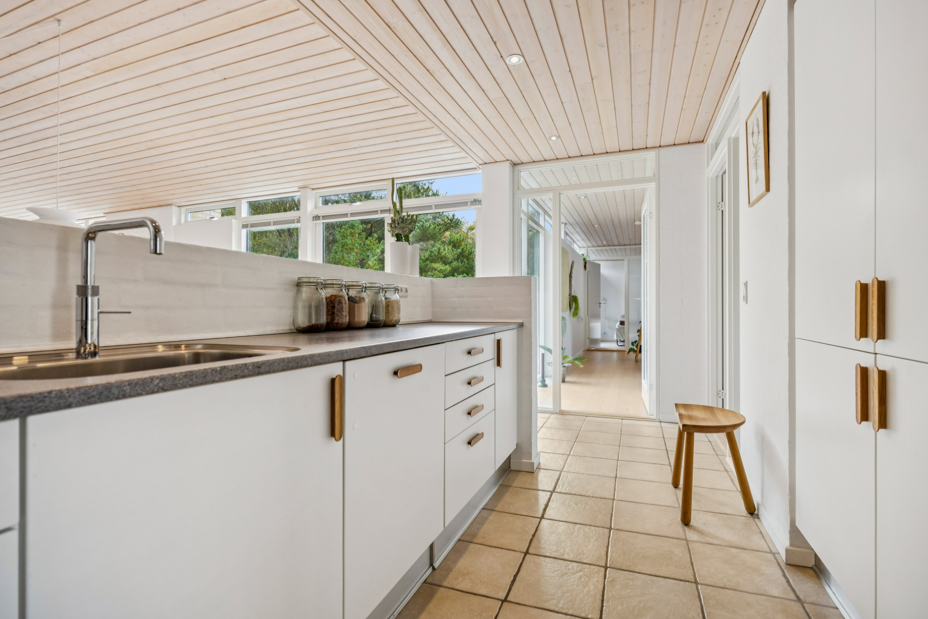 Fremhævet køkken billede i fuldskærmstilstand. Billede af Klitheden Syd 16, Hune, 9492 Blokhus