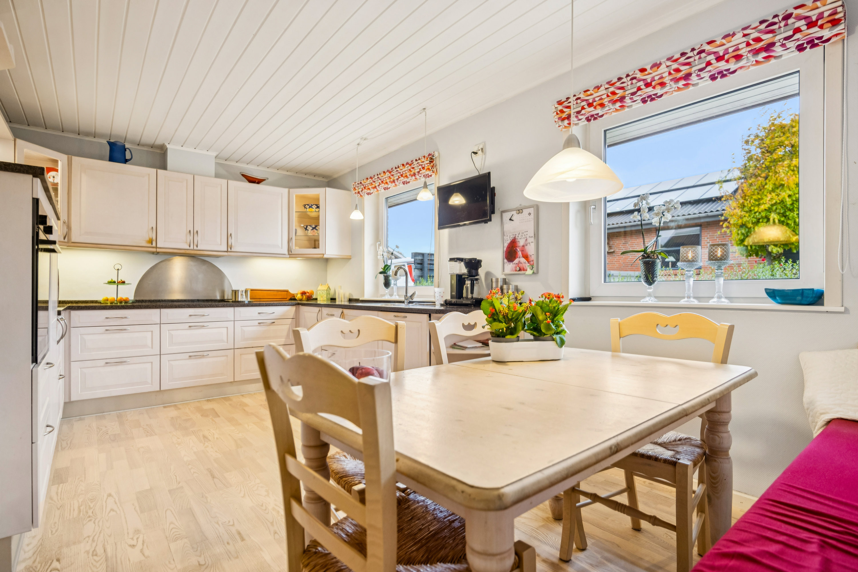 Fremhævet køkken billede i fuldskærmstilstand. Billede af Blåbærvej 35, 9440 Aabybro