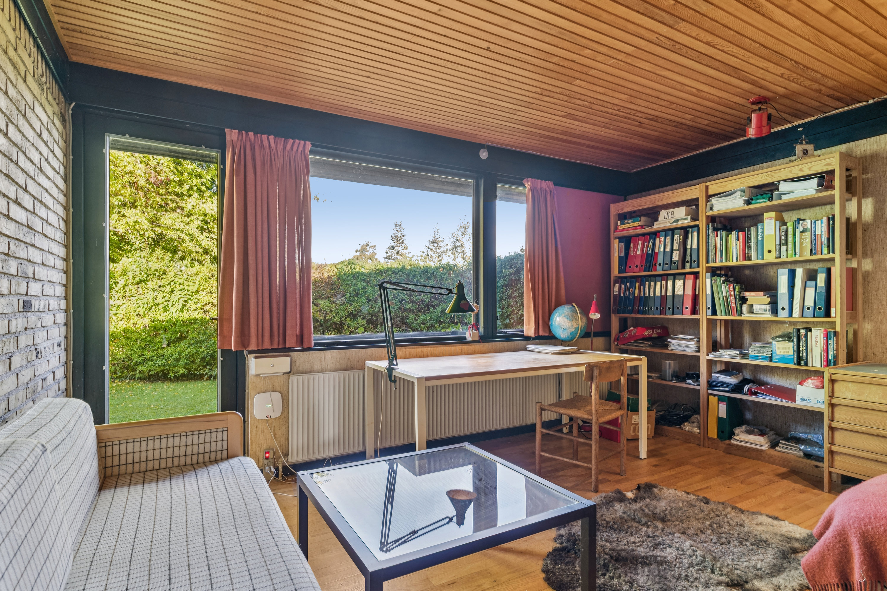 Fremhævet stue billede i fuldskærmstilstand. Billede af Østerhegn 47, 2880 Bagsværd