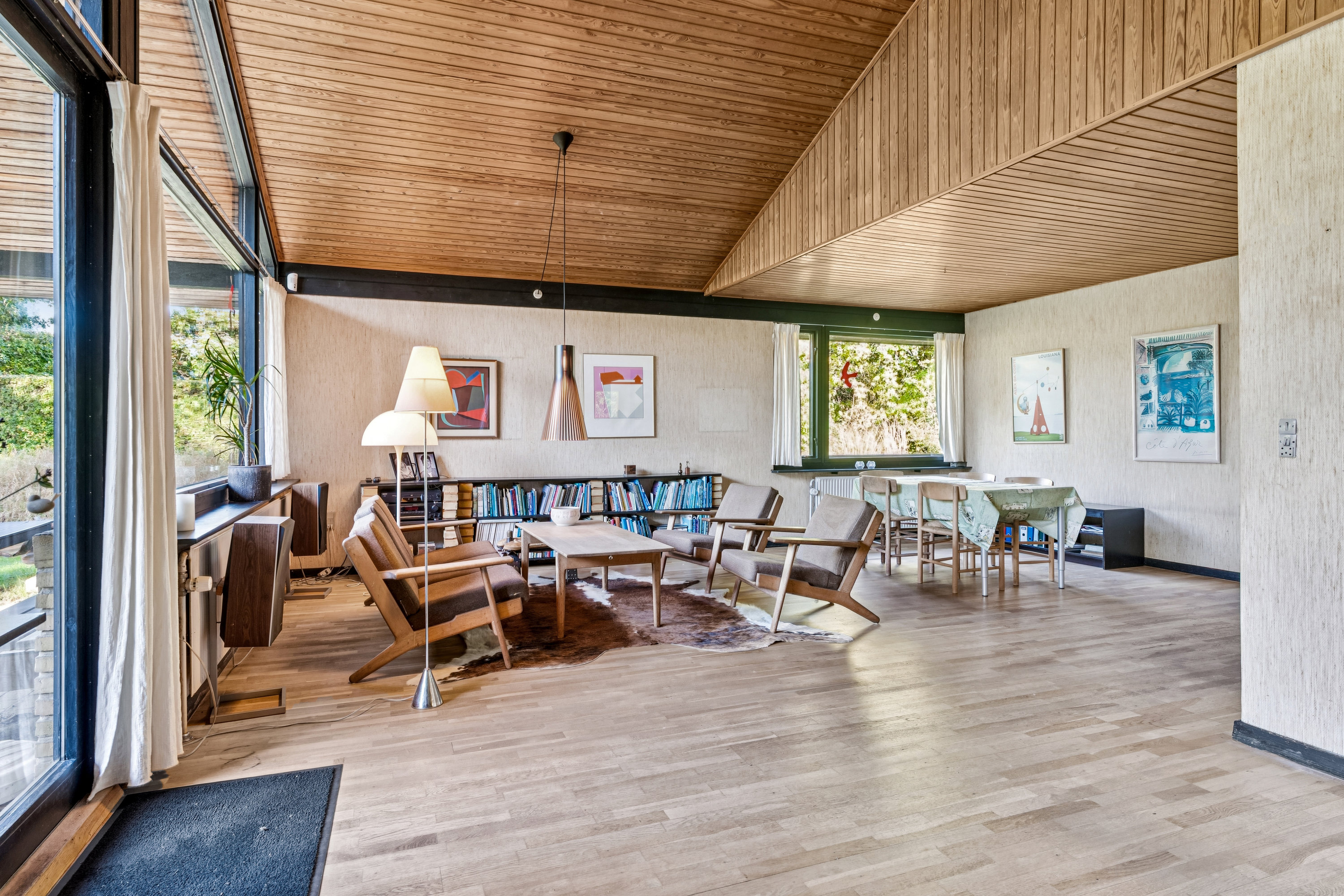 Fremhævet stue billede i fuldskærmstilstand. Billede af Østerhegn 47, 2880 Bagsværd