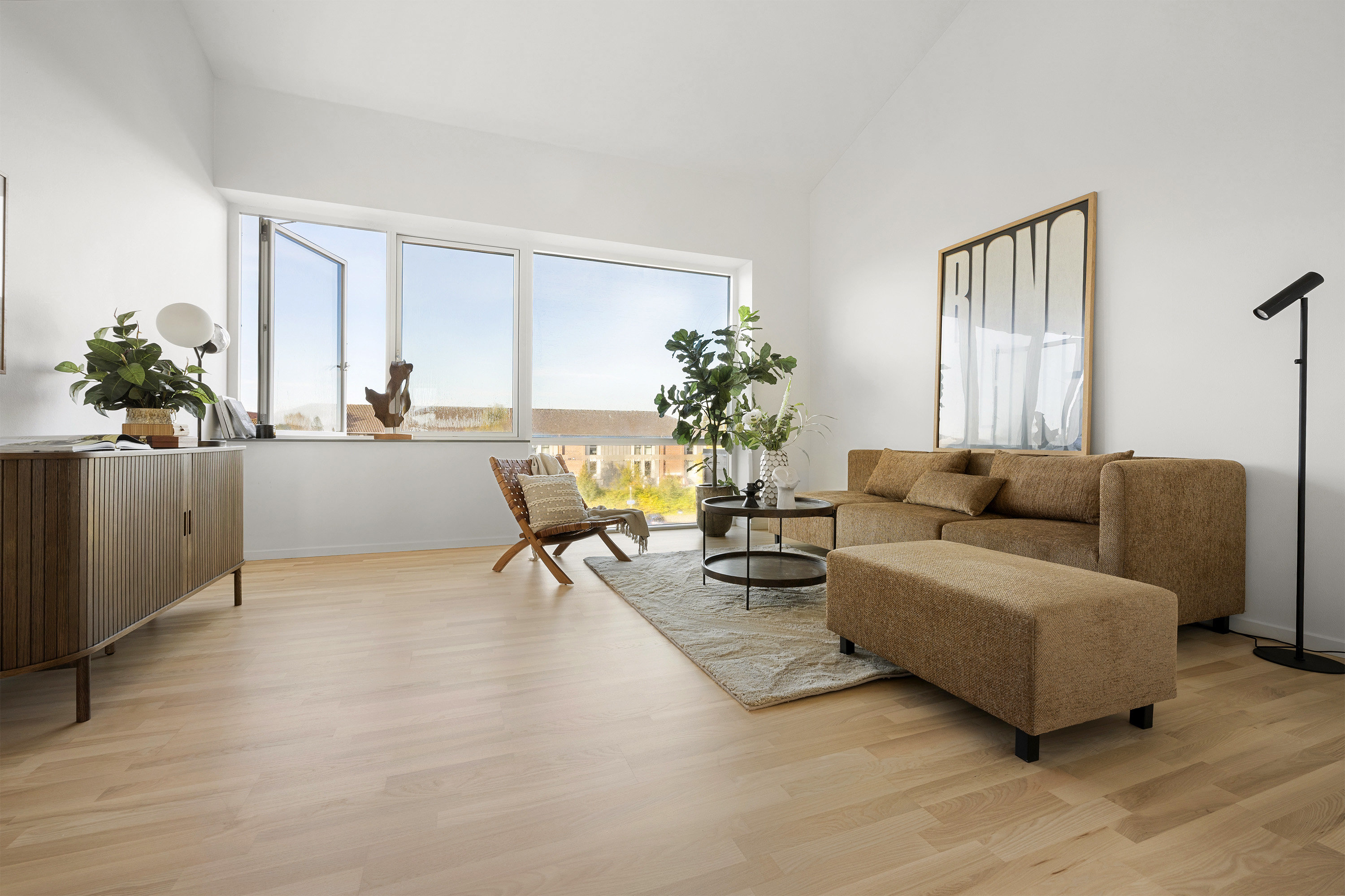 Fremhævet stue billede i fuldskærmstilstand. Billede af Ahornvej 1F, 1. 11., 2970 Hørsholm