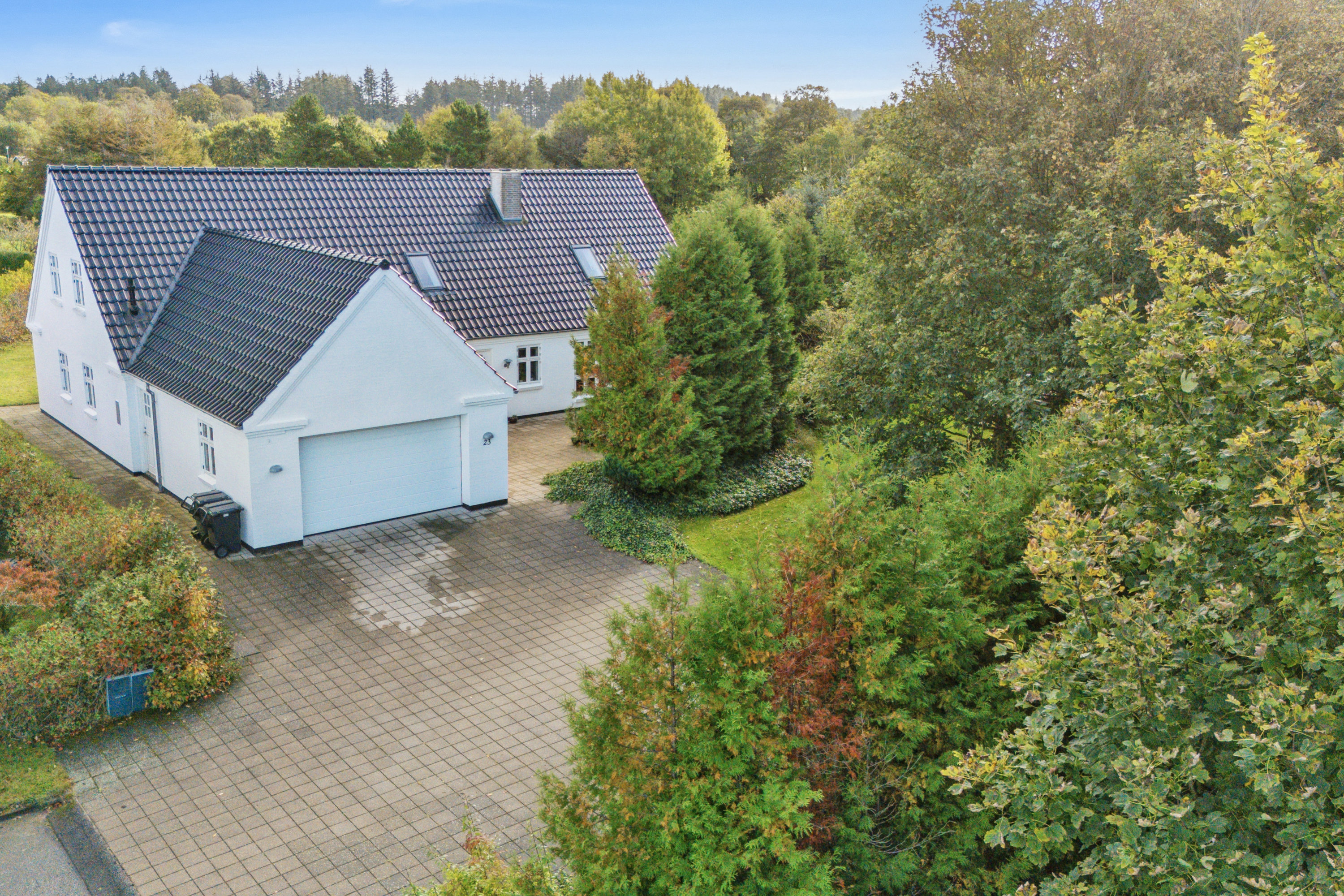 Fremhævet indbygget garage billede i fuldskærmstilstand. Billede af Kærvænget 23, Astrup, 9800 Hjørring