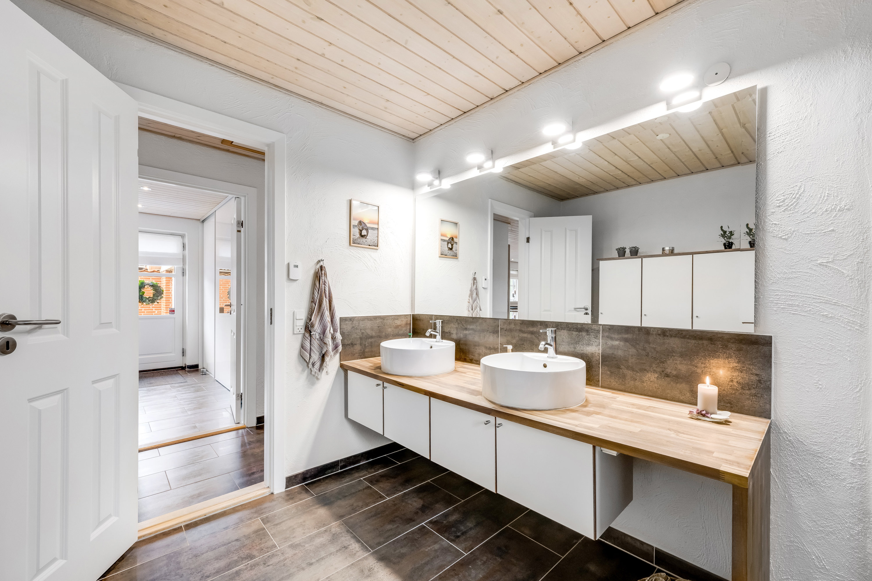 Fremhævet badeværelse billede i fuldskærmstilstand. Billede af Østerdige 21, 6950 Ringkøbing