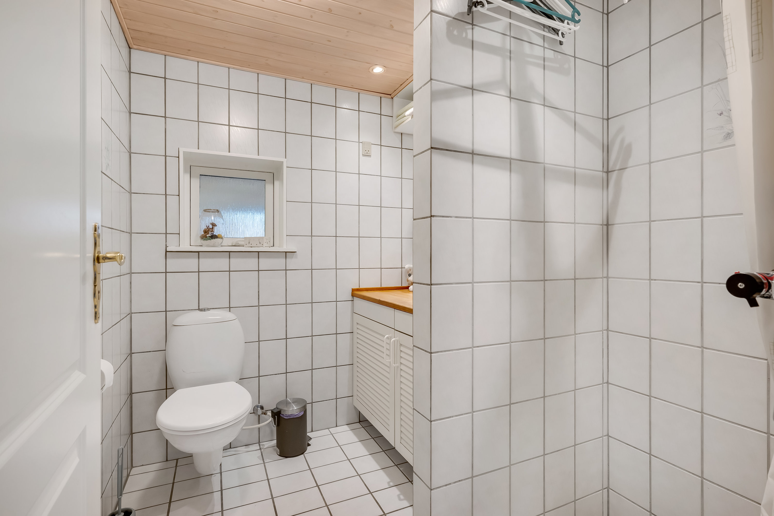 Fremhævet badeværelse billede i fuldskærmstilstand. Billede af Kildetoften 26, 6780 Skærbæk