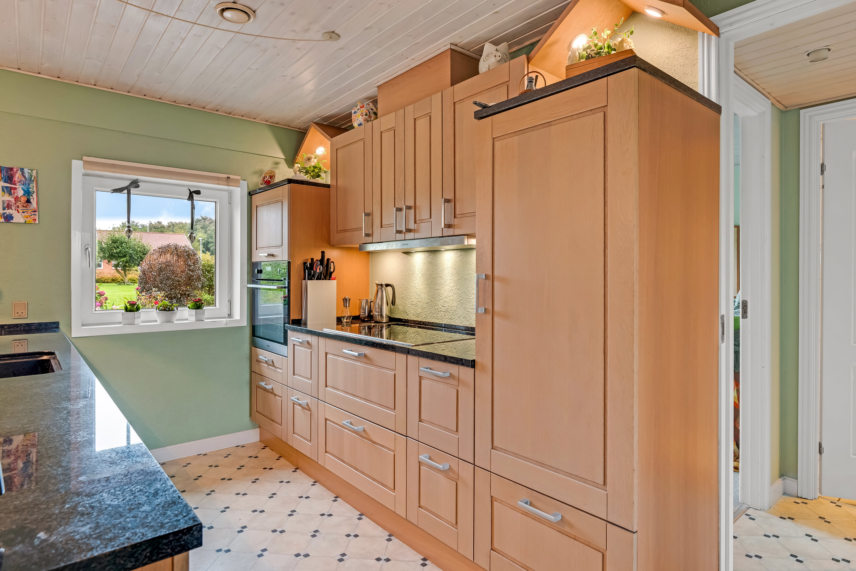 Fremhævet køkken billede i fuldskærmstilstand. Billede af Kildetoften 26, 6780 Skærbæk