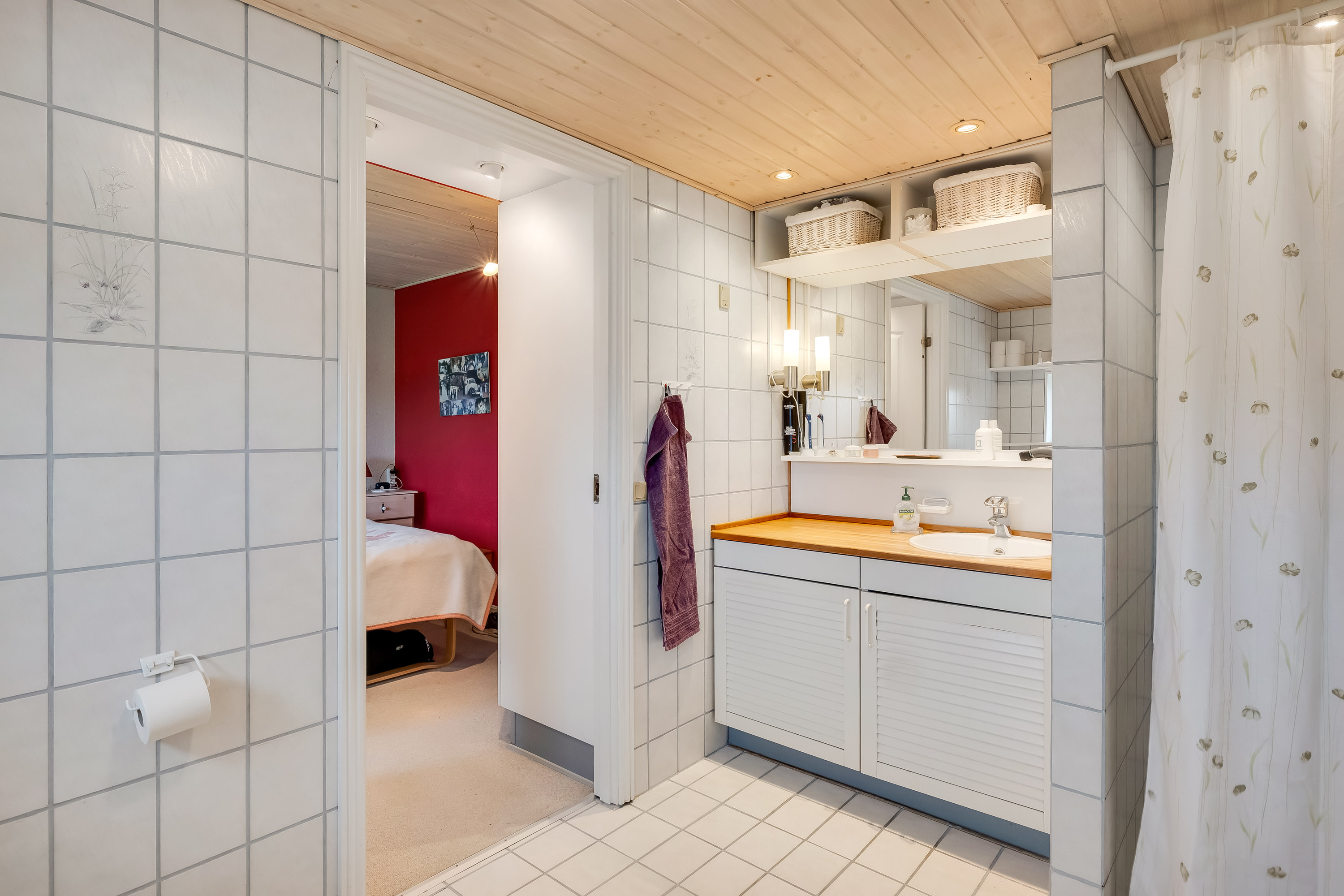 Fremhævet badeværelse billede i fuldskærmstilstand. Billede af Kildetoften 26, 6780 Skærbæk