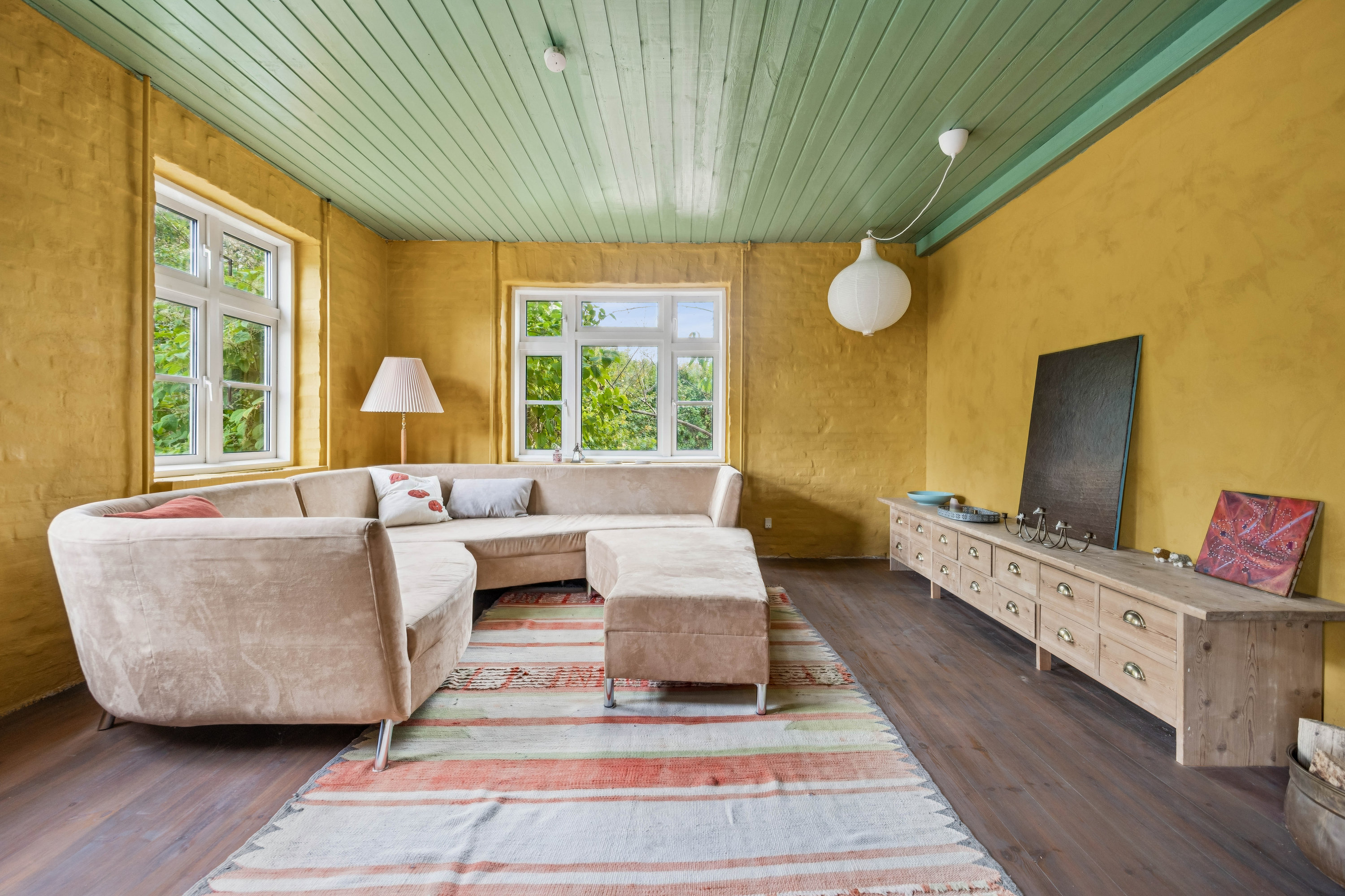 Fremhævet stue billede i fuldskærmstilstand. Billede af Fredensdal 55, 9460 Brovst