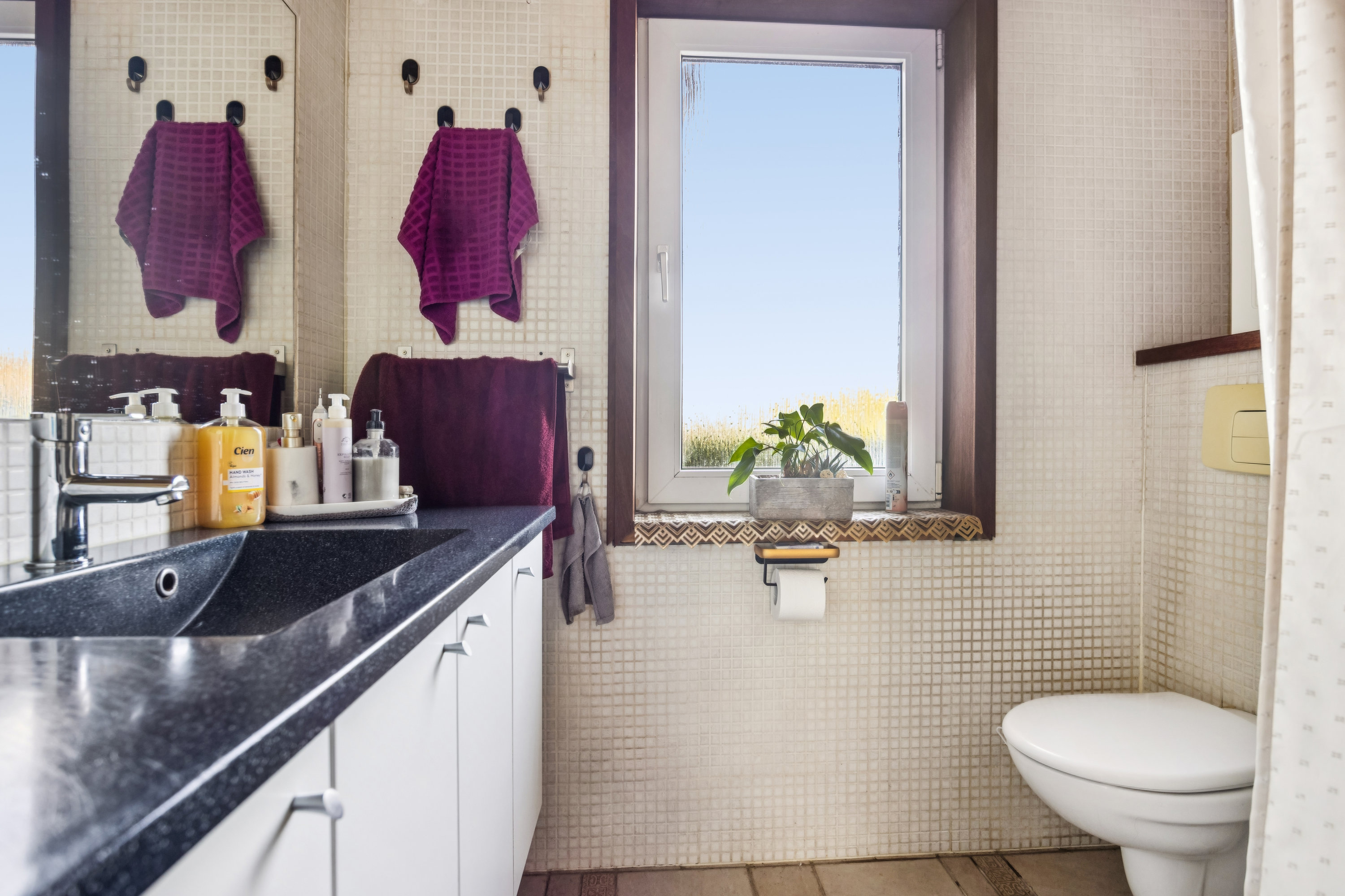 Fremhævet badeværelse billede i fuldskærmstilstand. Billede af Kærvej 11, Sønder Onsild Stationsby, 9500 Hobro