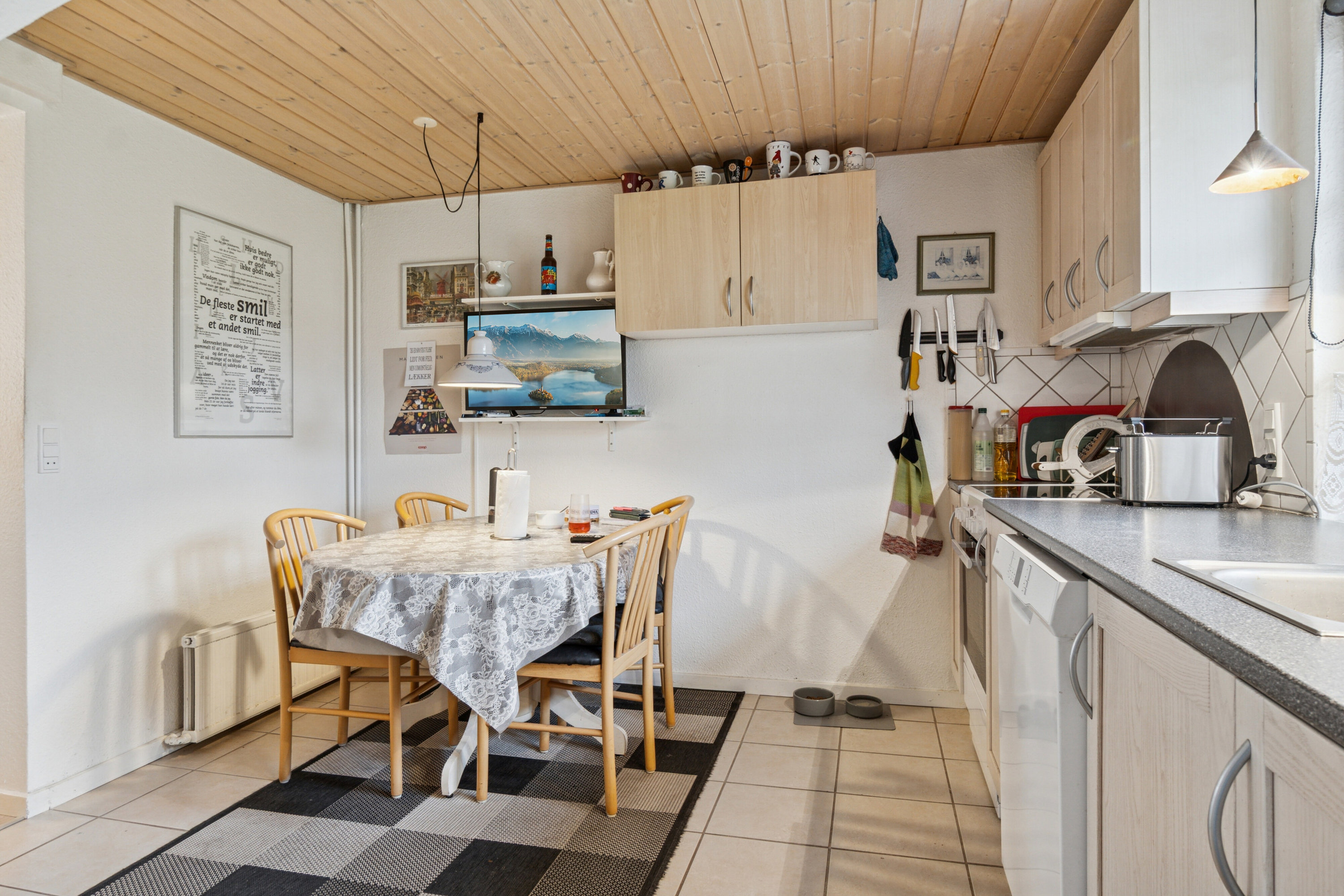 Fremhævet køkken billede i fuldskærmstilstand. Billede af Hyllestedvej 20, Hyllested, 4261 Dalmose