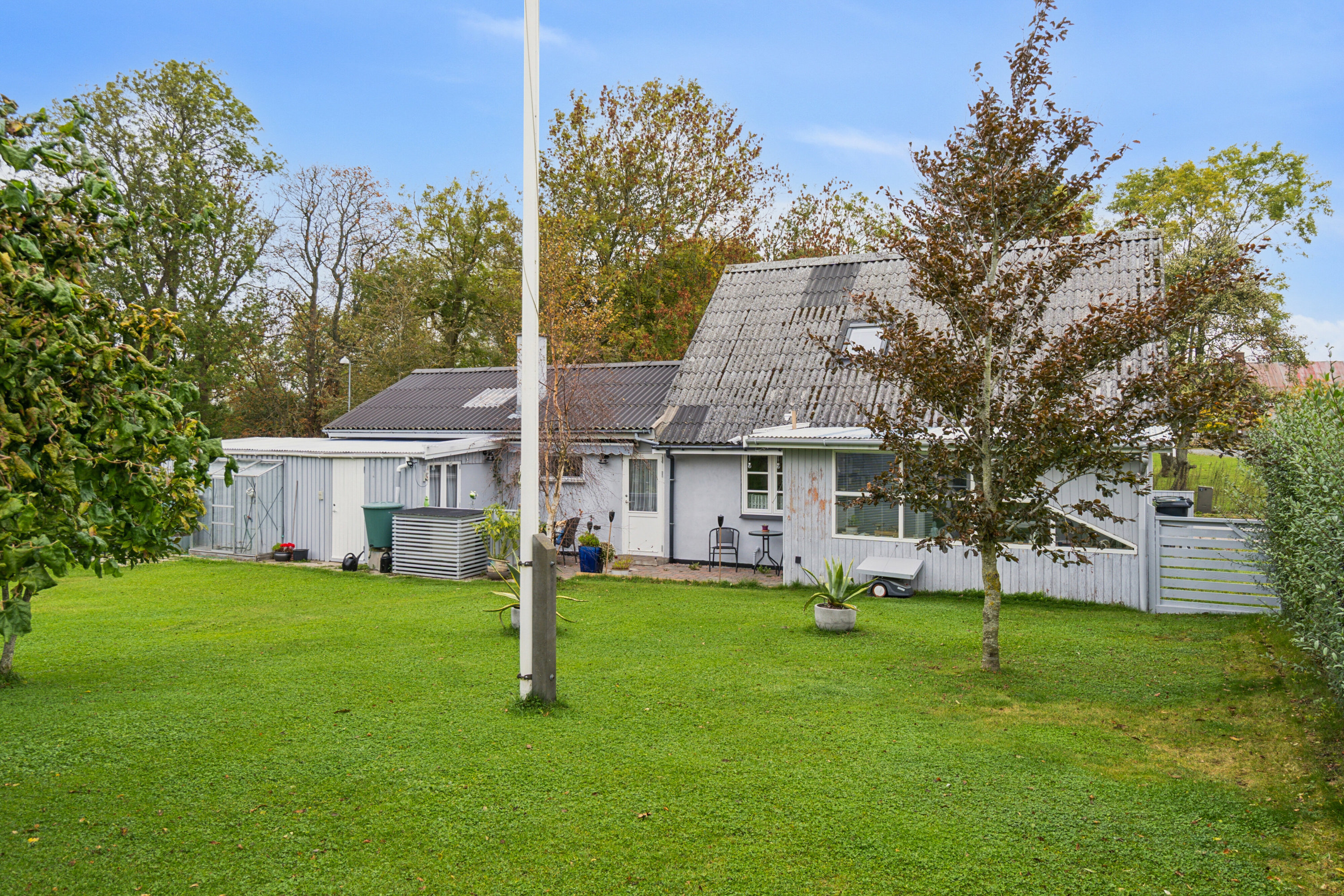 Fremhævet set fra haven billede i fuldskærmstilstand. Billede af Hyllestedvej 20, Hyllested, 4261 Dalmose