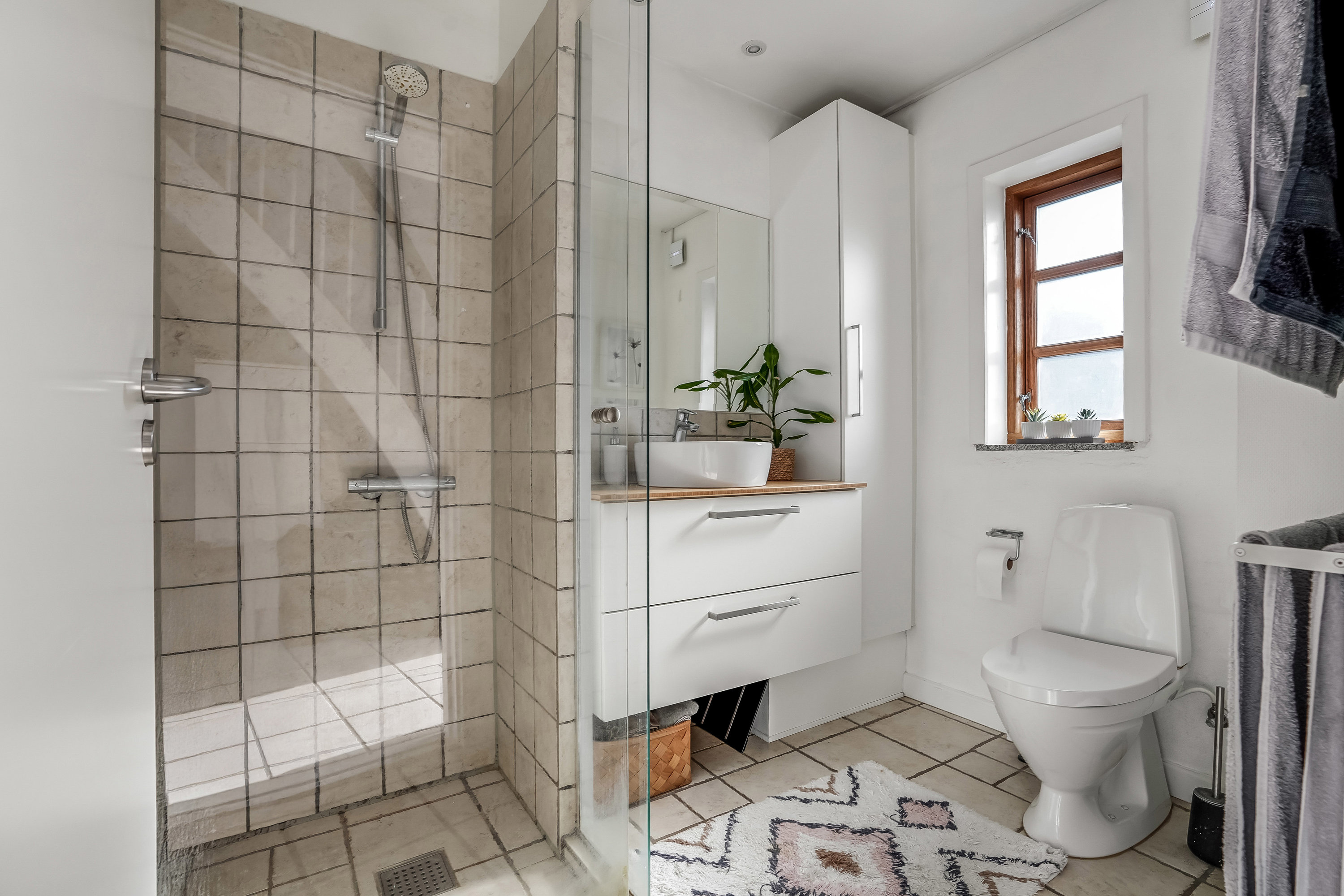 Fremhævet badeværelse billede i fuldskærmstilstand. Billede af Odensevej 78G, Hjallese, 5260 Odense S