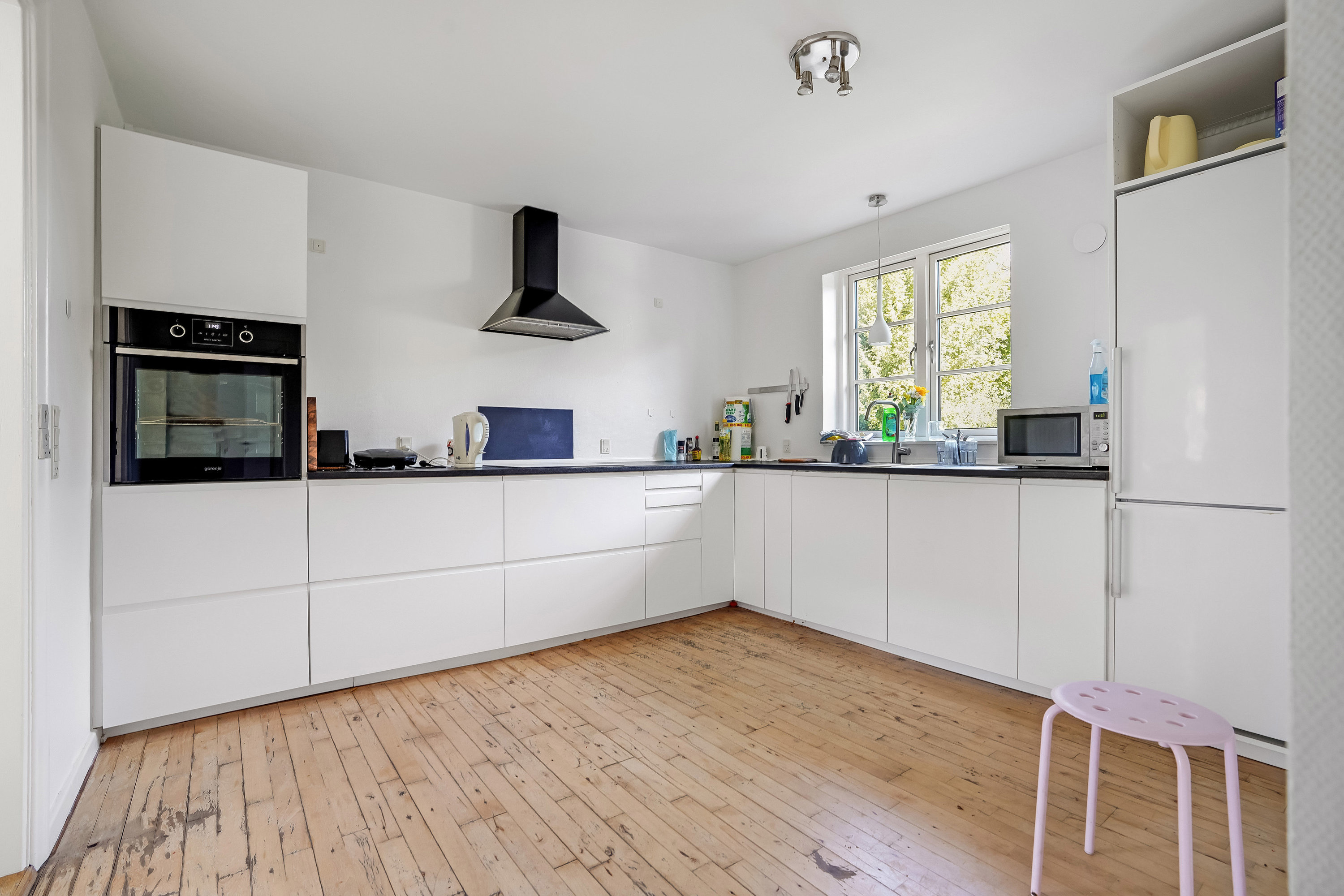 Fremhævet køkken billede i fuldskærmstilstand. Billede af Marslev Stationsvej 2, 5290 Marslev