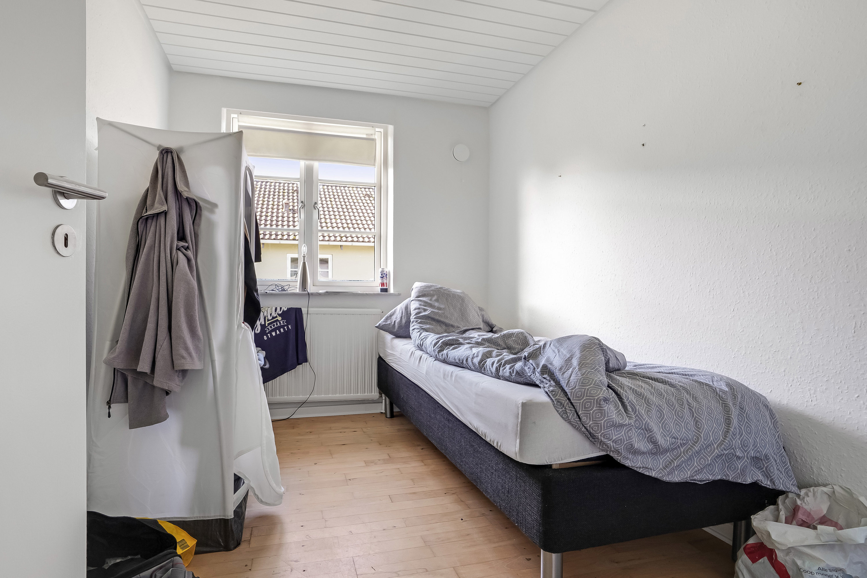 Fremhævet værelse billede i fuldskærmstilstand. Billede af Marslev Stationsvej 2, 5290 Marslev