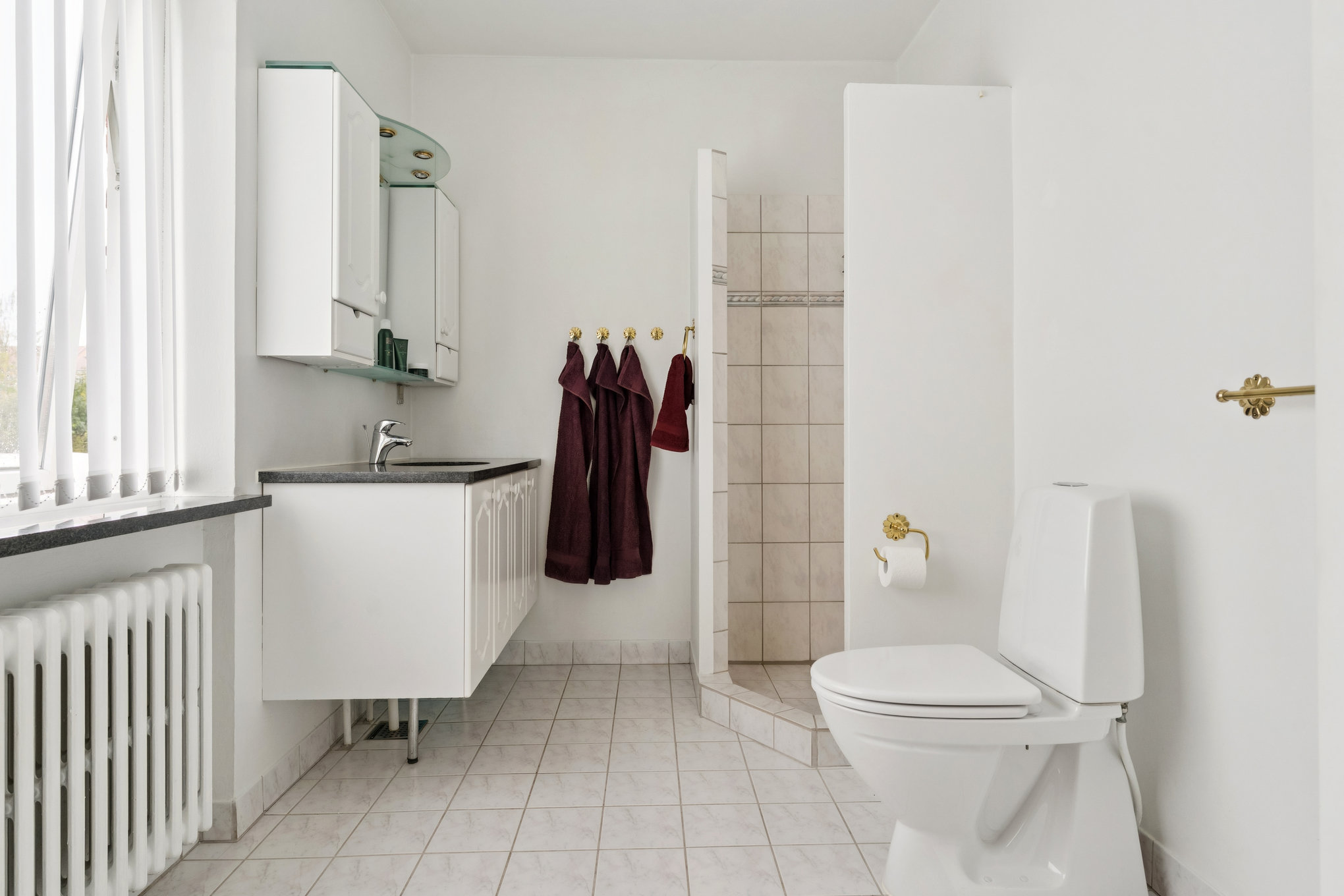 Fremhævet badeværelse billede i fuldskærmstilstand. Billede af Rådmands Boulevard 33, 8900 Randers C