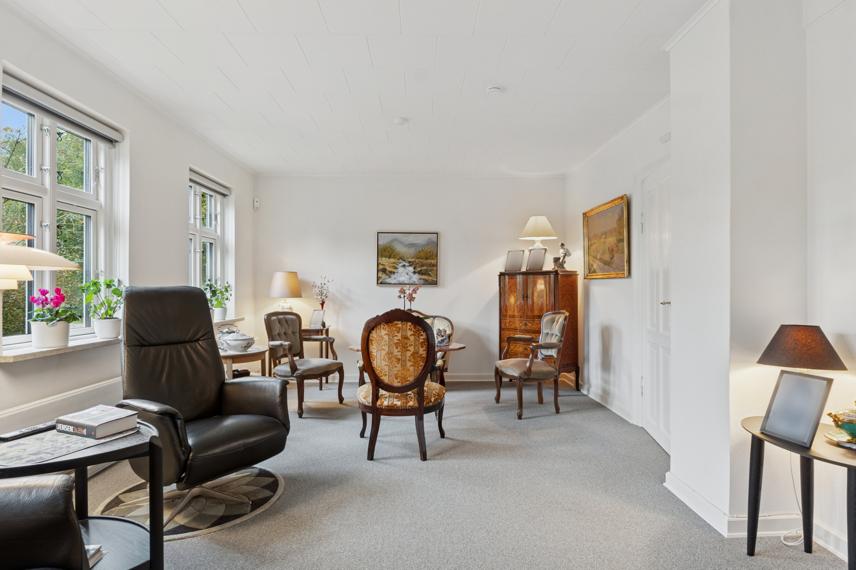 Fremhævet stue billede i fuldskærmstilstand. Billede af Højbyvej 6, Højby, 5260 Odense S