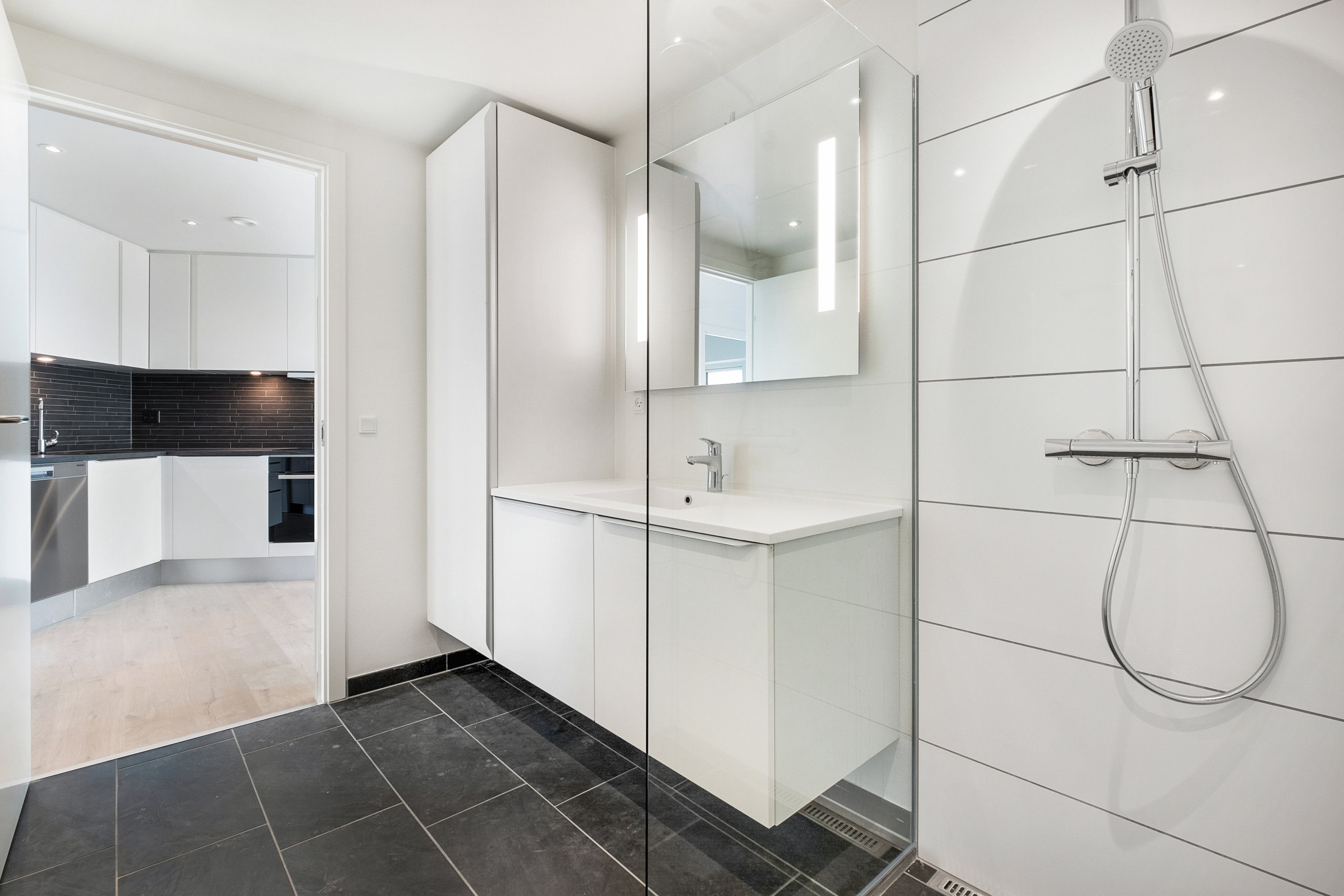 Fremhævet  billede i fuldskærmstilstand. Billede af Vindegade 144, 2. 3., 5000 Odense C