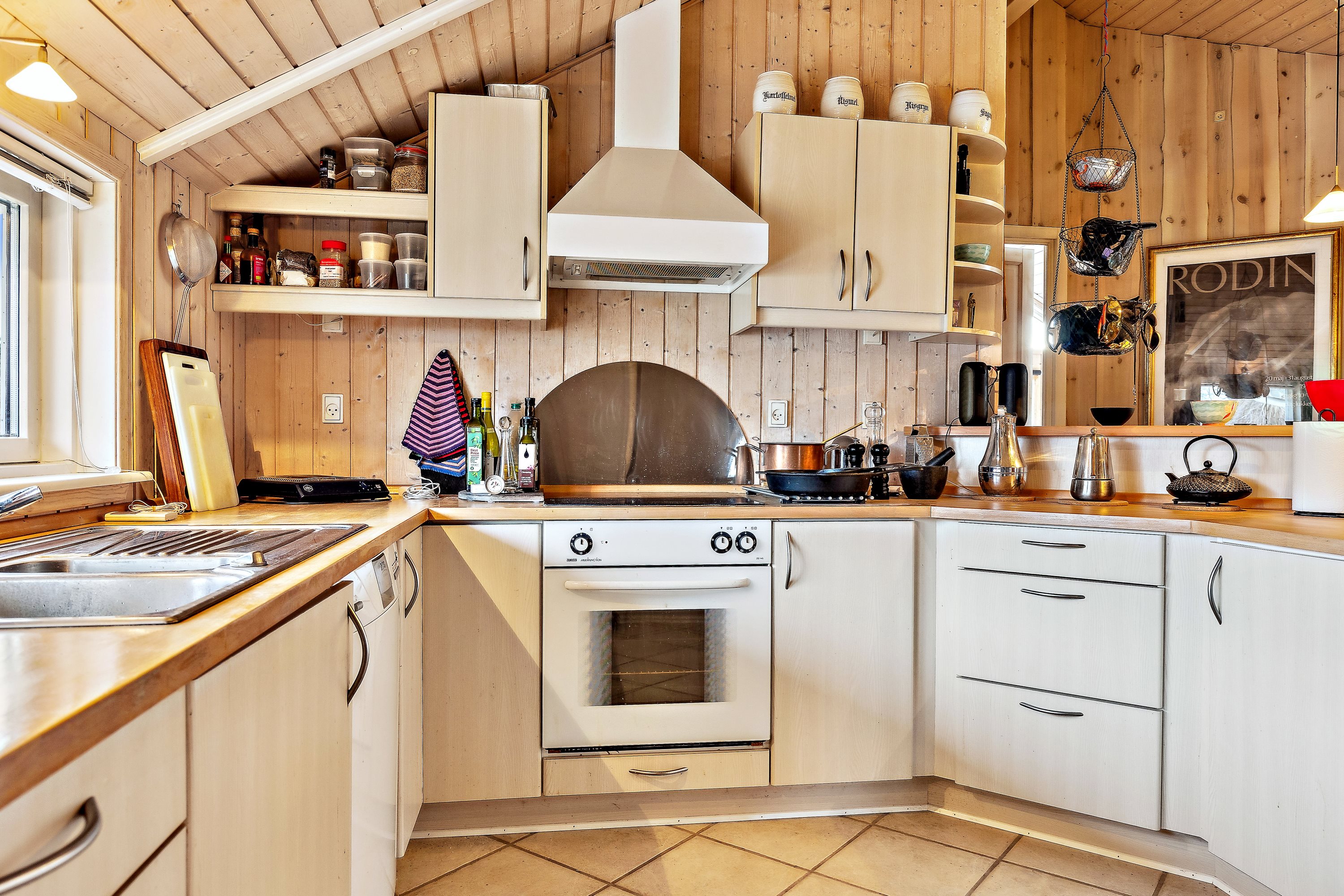 Fremhævet køkken billede i fuldskærmstilstand. Billede af Møllehøj 41, Havnsø, 4591 Føllenslev