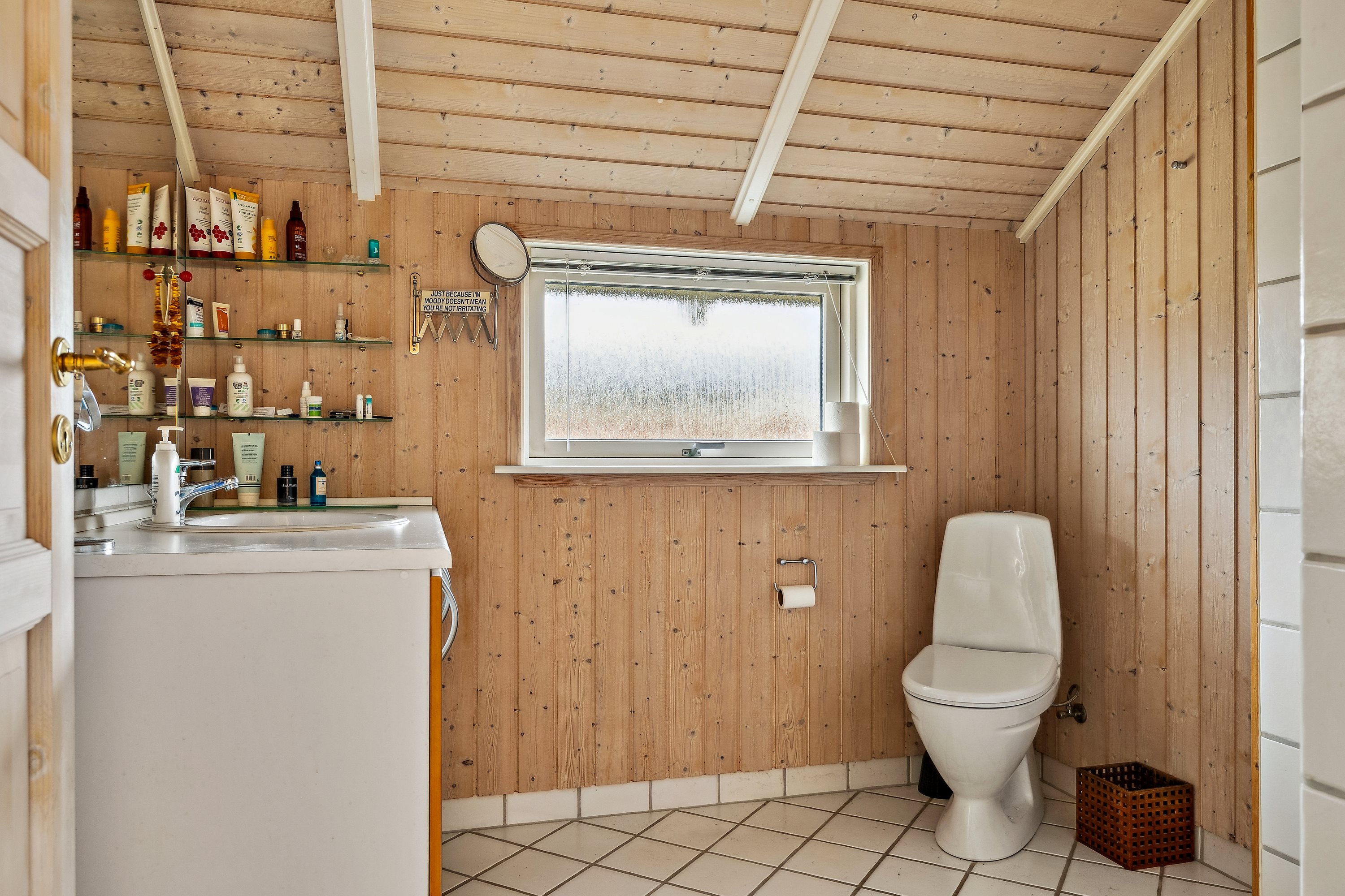 Fremhævet badeværelse billede i fuldskærmstilstand. Billede af Møllehøj 41, Havnsø, 4591 Føllenslev