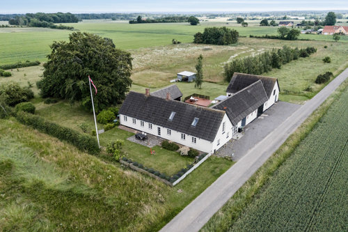 Fremhævet  billede i fuldskærmstilstand. Billede af Skimlevejen 1, Bodilsker, 3730 Nexø