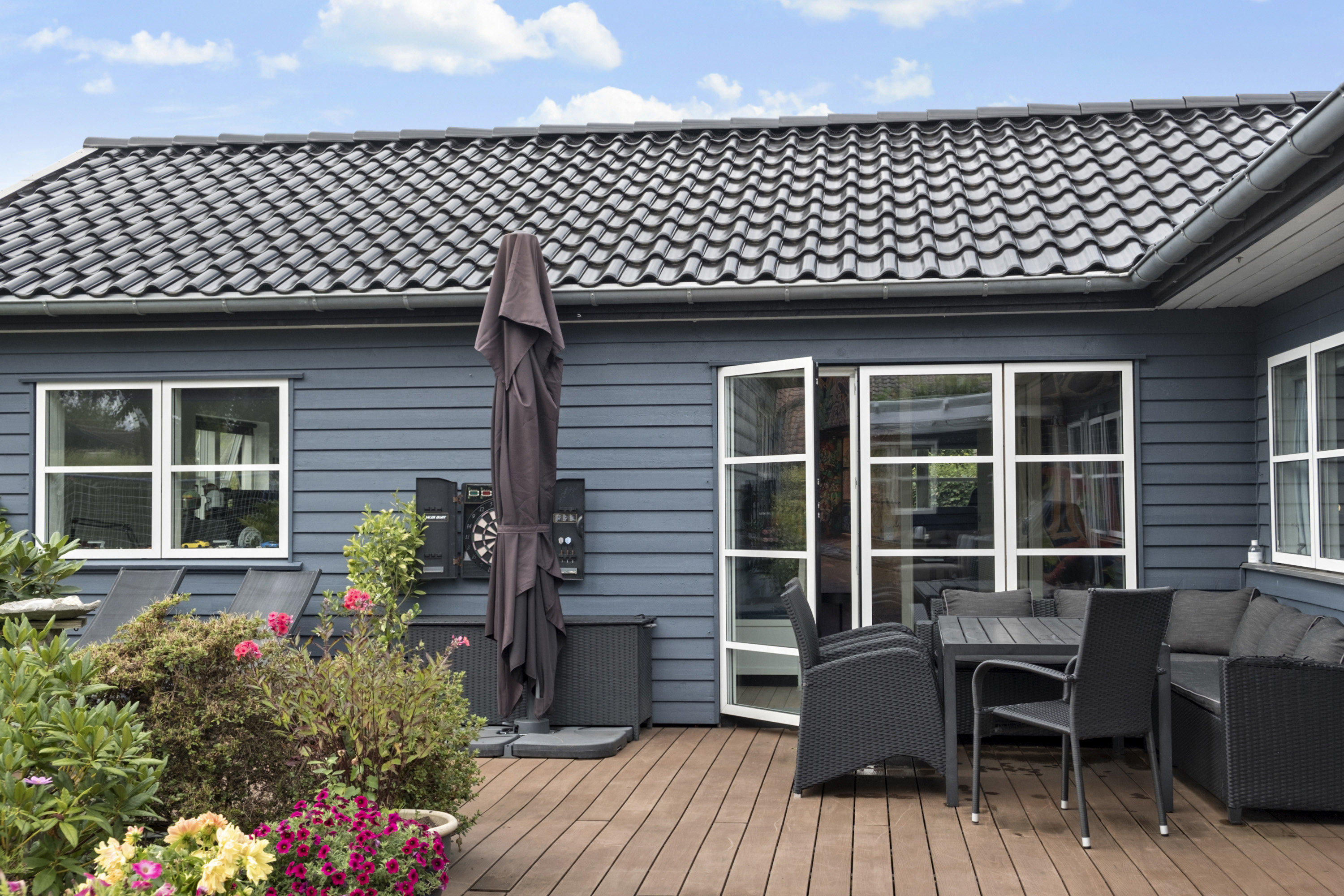 Fremhævet  billede i fuldskærmstilstand. Billede af Langkær Vænge 44, 3500 Værløse