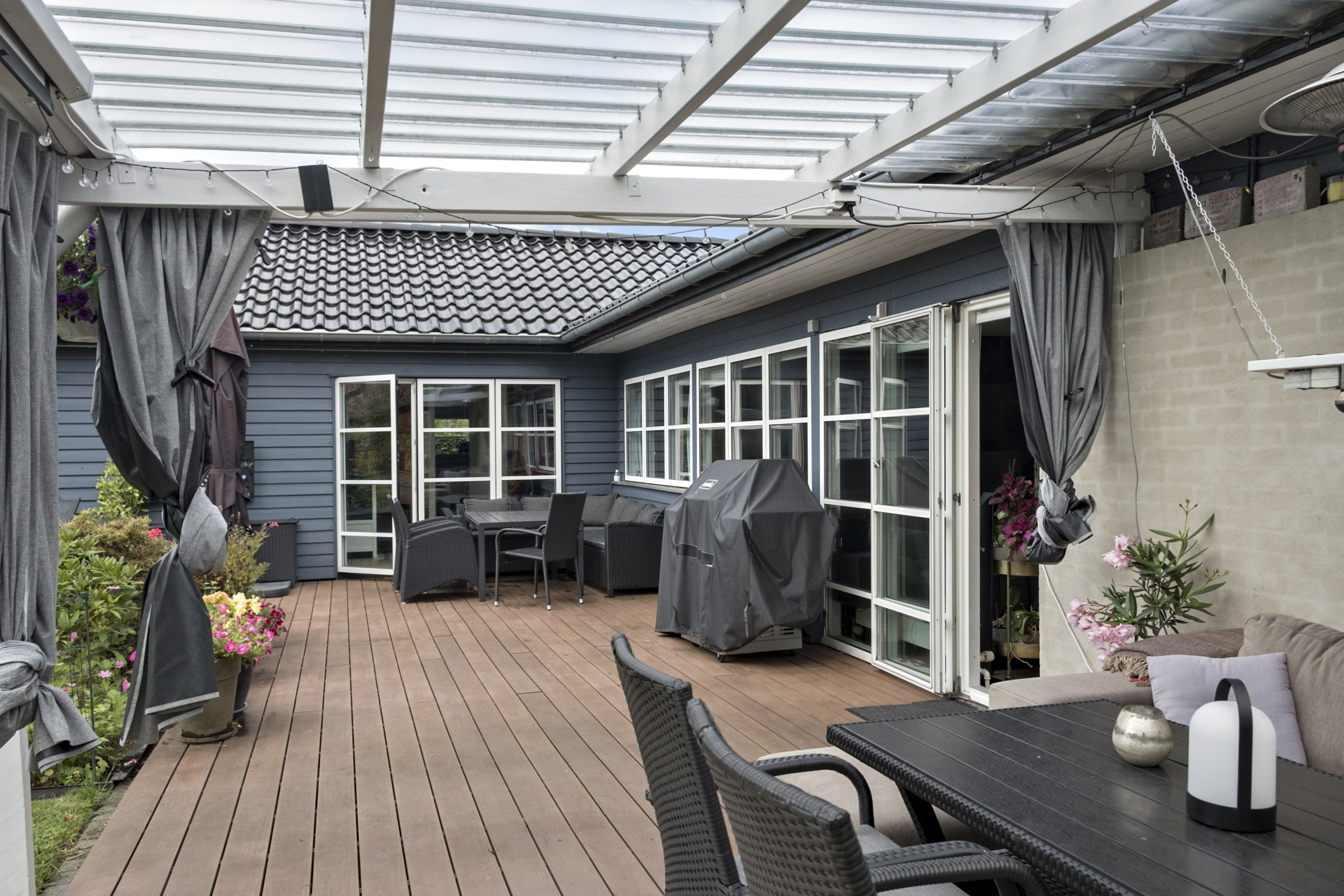 Fremhævet  billede i fuldskærmstilstand. Billede af Langkær Vænge 44, 3500 Værløse