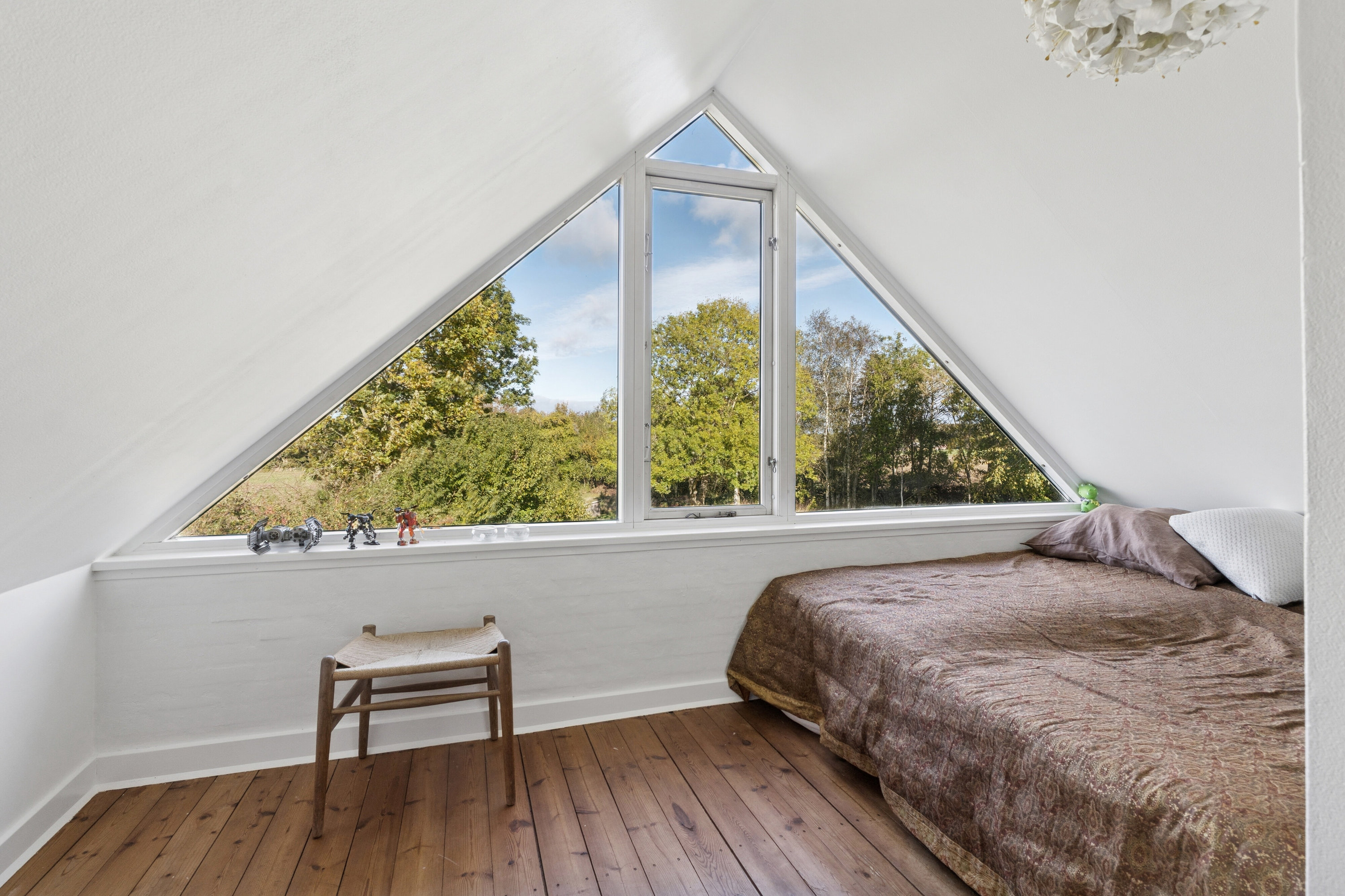 Fremhævet soveværelse billede i fuldskærmstilstand. Billede af Kollekollevej 19, Sv Hestehave, 4572 Nørre Asmindrup