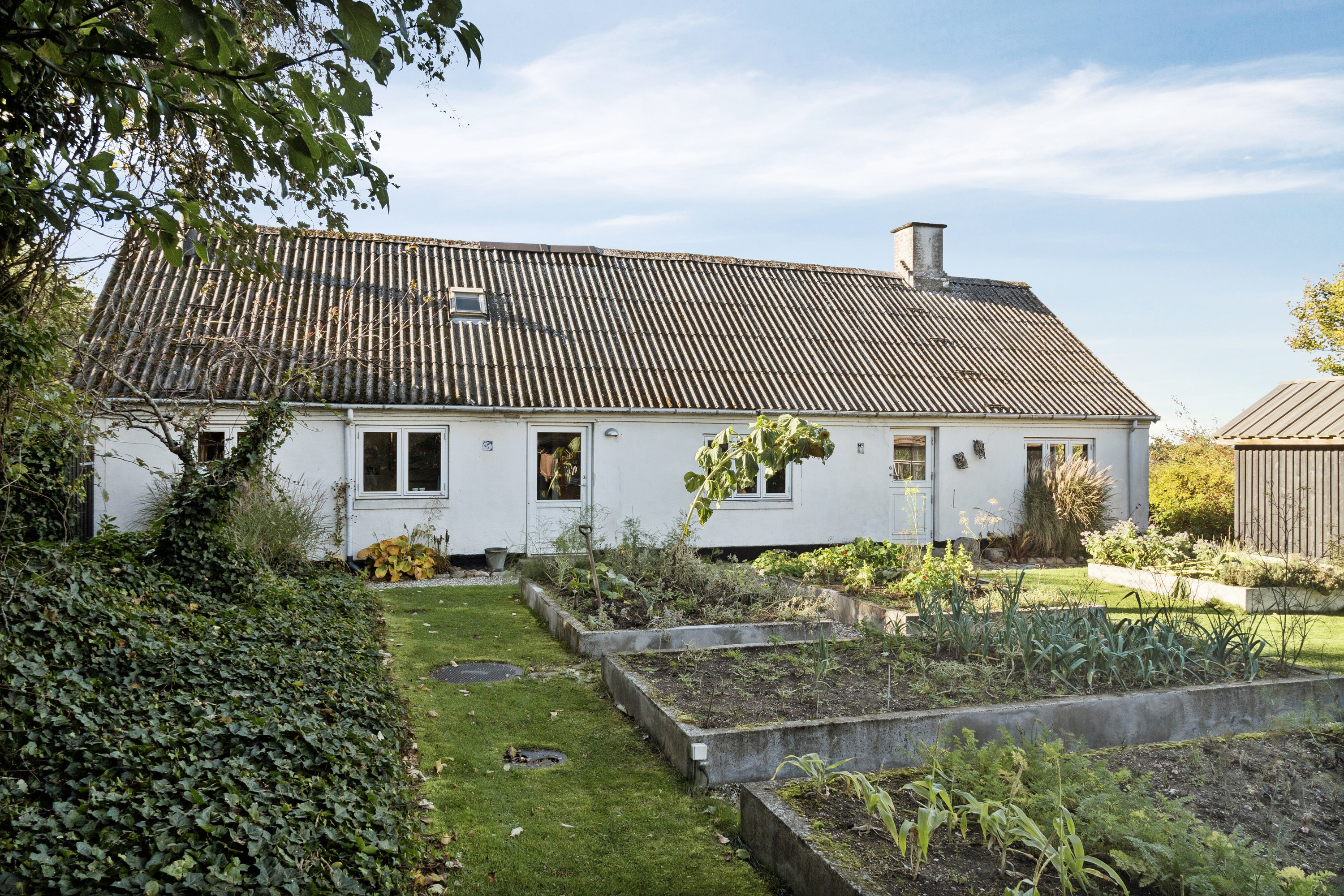 Fremhævet set fra haven billede i fuldskærmstilstand. Billede af Kollekollevej 19, Sv Hestehave, 4572 Nørre Asmindrup