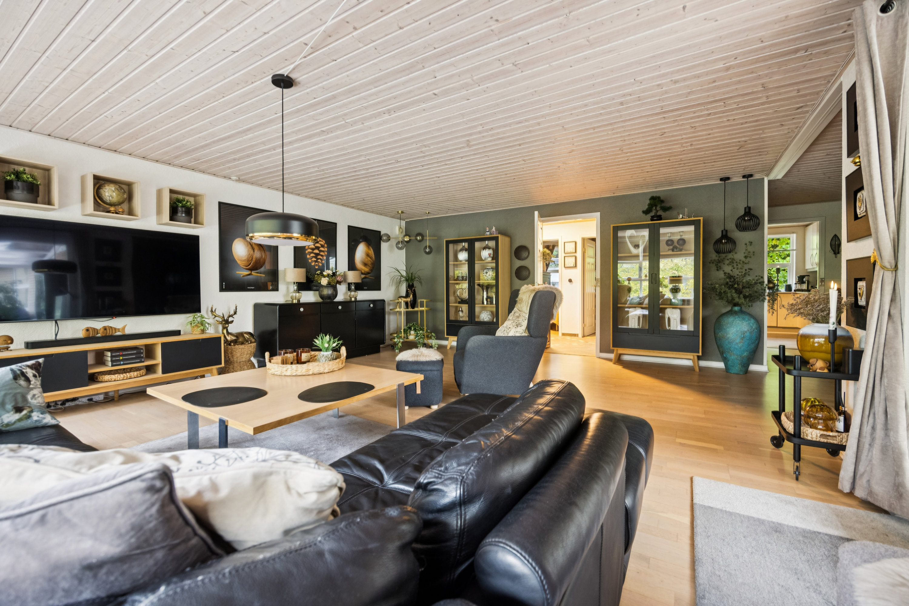 Fremhævet stue billede i fuldskærmstilstand. Billede af Vinkelvej 34, 9500 Hobro