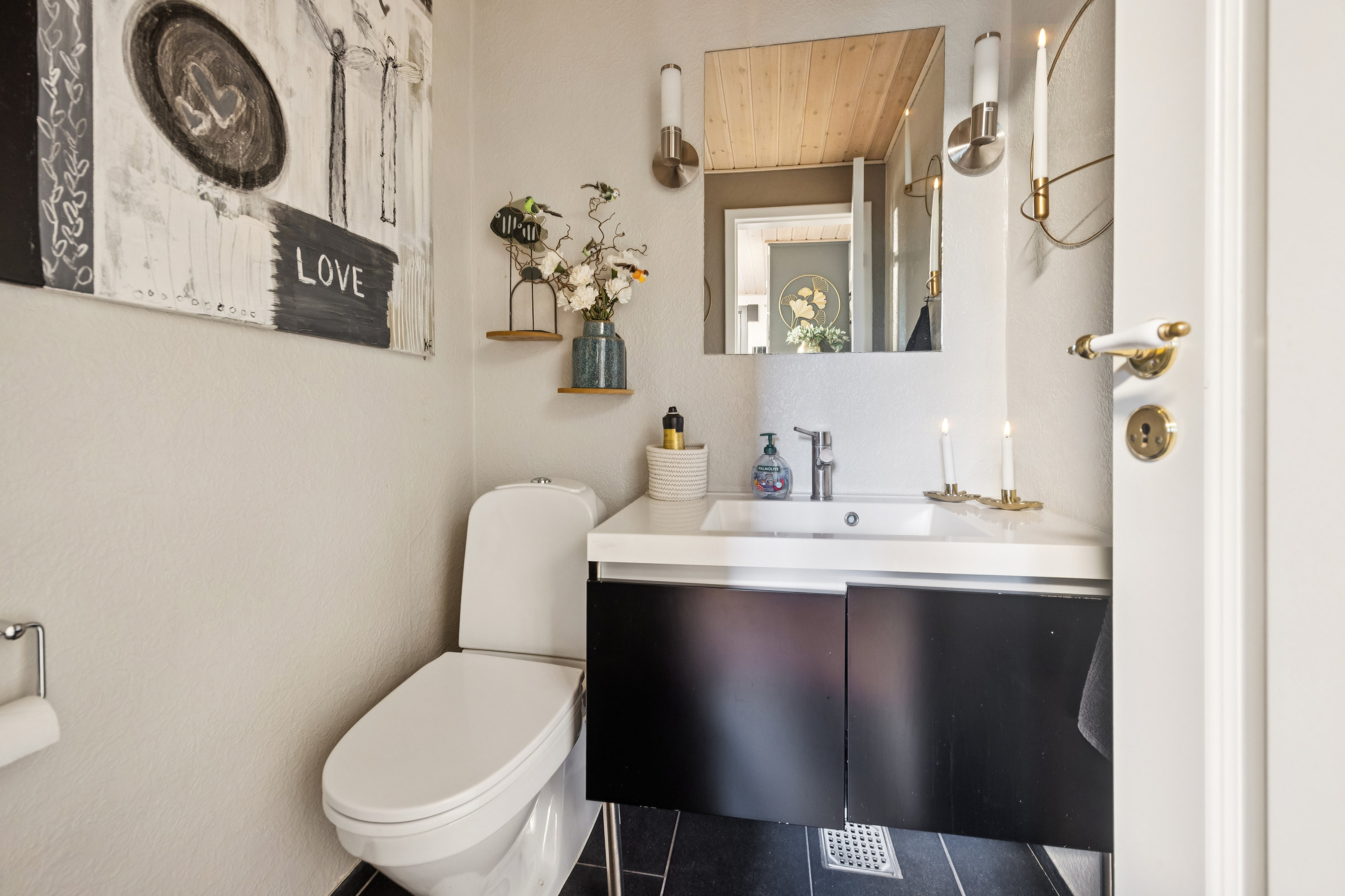 Fremhævet toilet billede i fuldskærmstilstand. Billede af Vinkelvej 34, 9500 Hobro