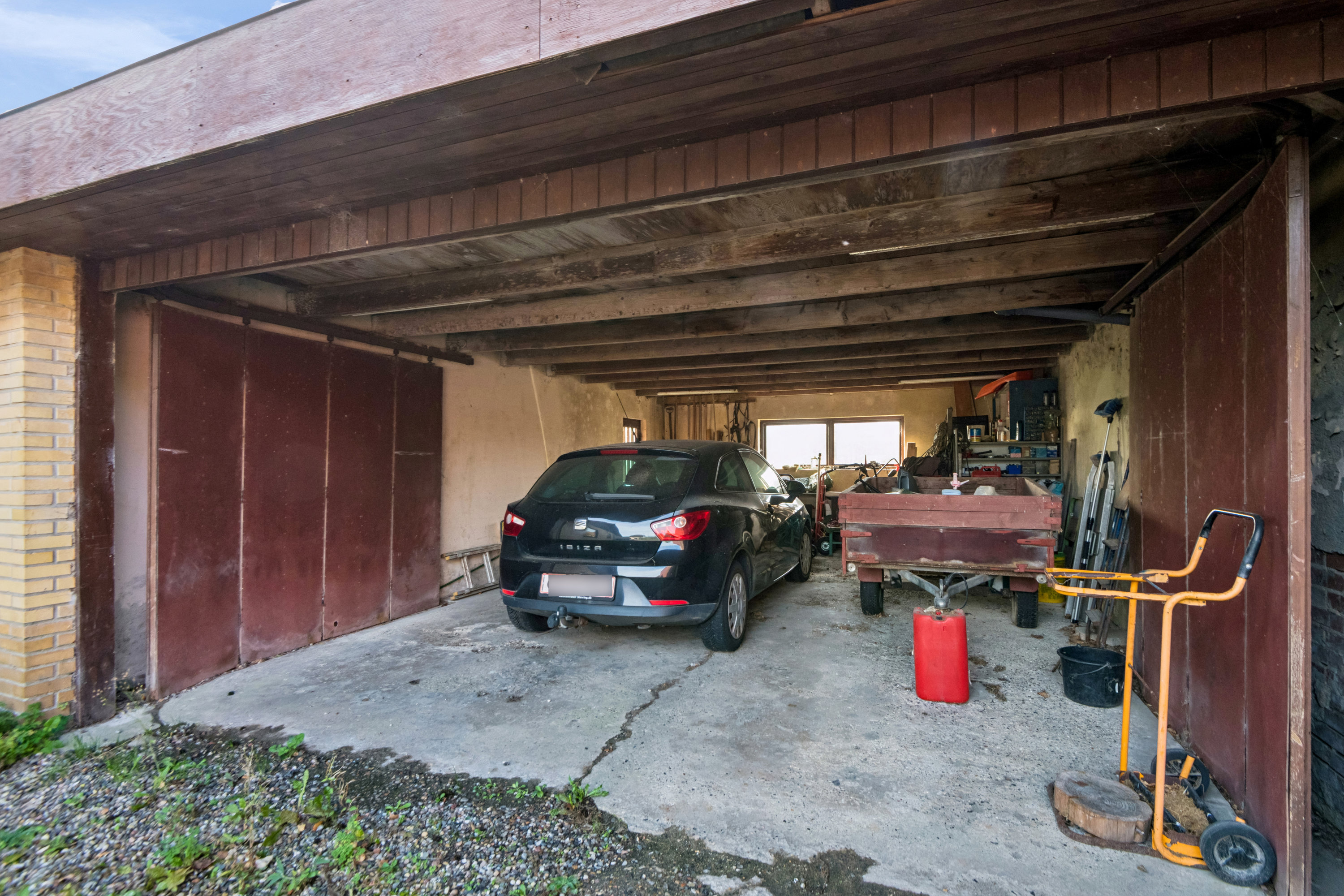 Fremhævet garage billede i fuldskærmstilstand. Billede af Skrænten 11, 9520 Skørping