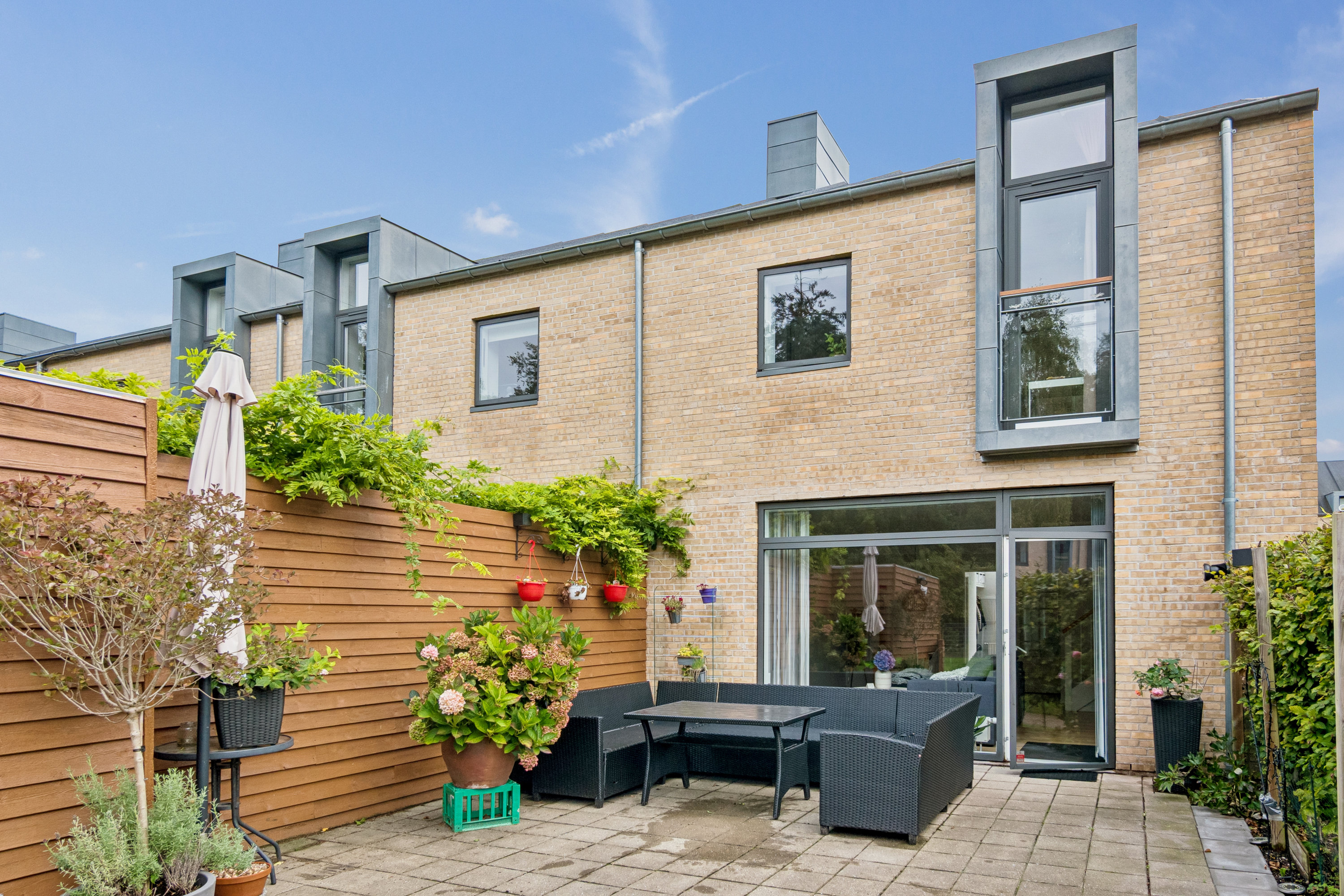 Fremhævet set fra haven billede i fuldskærmstilstand. Billede af Strandhaven 190, 2665 Vallensbæk Strand