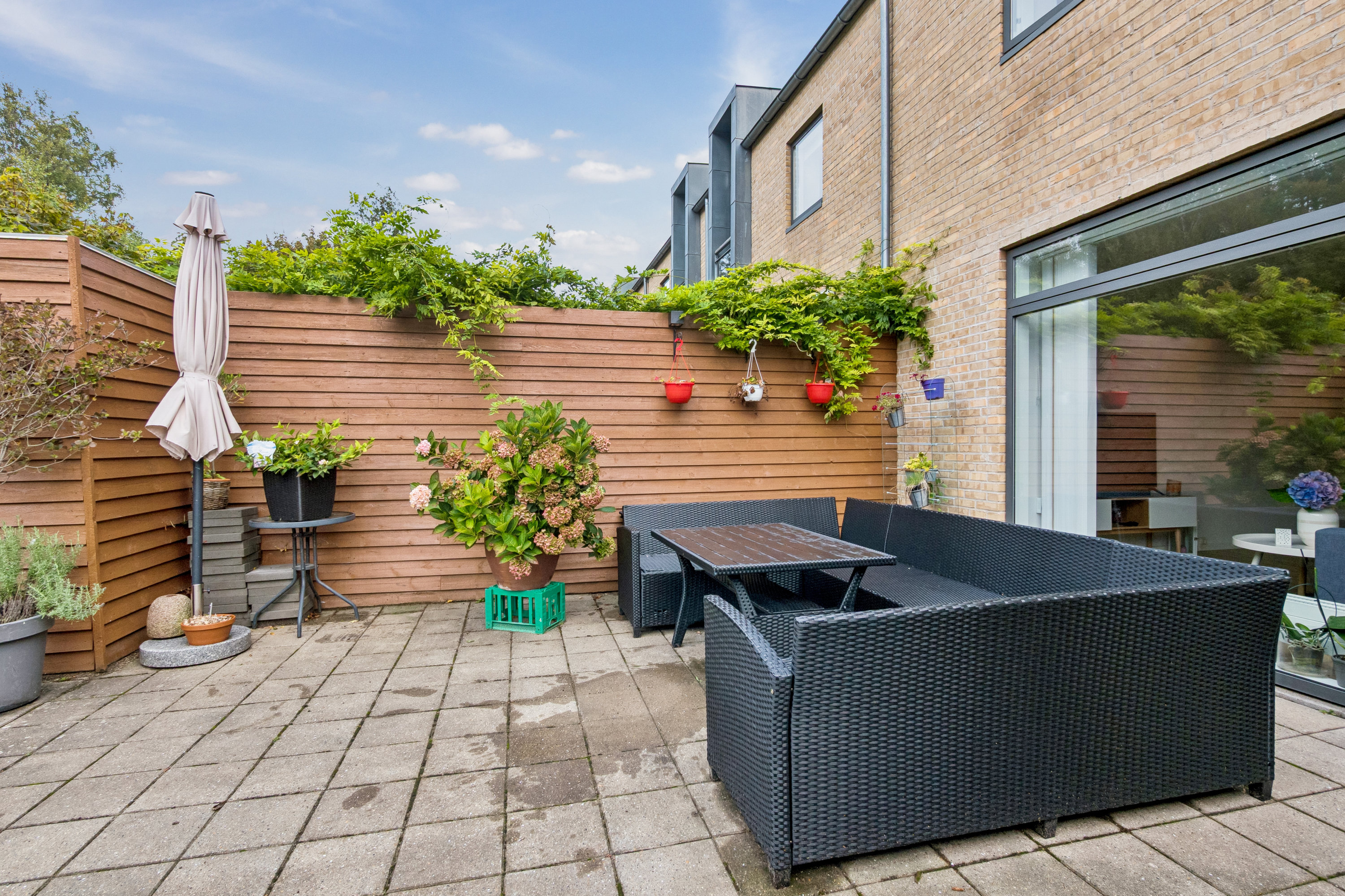 Fremhævet terrasse billede i fuldskærmstilstand. Billede af Strandhaven 190, 2665 Vallensbæk Strand