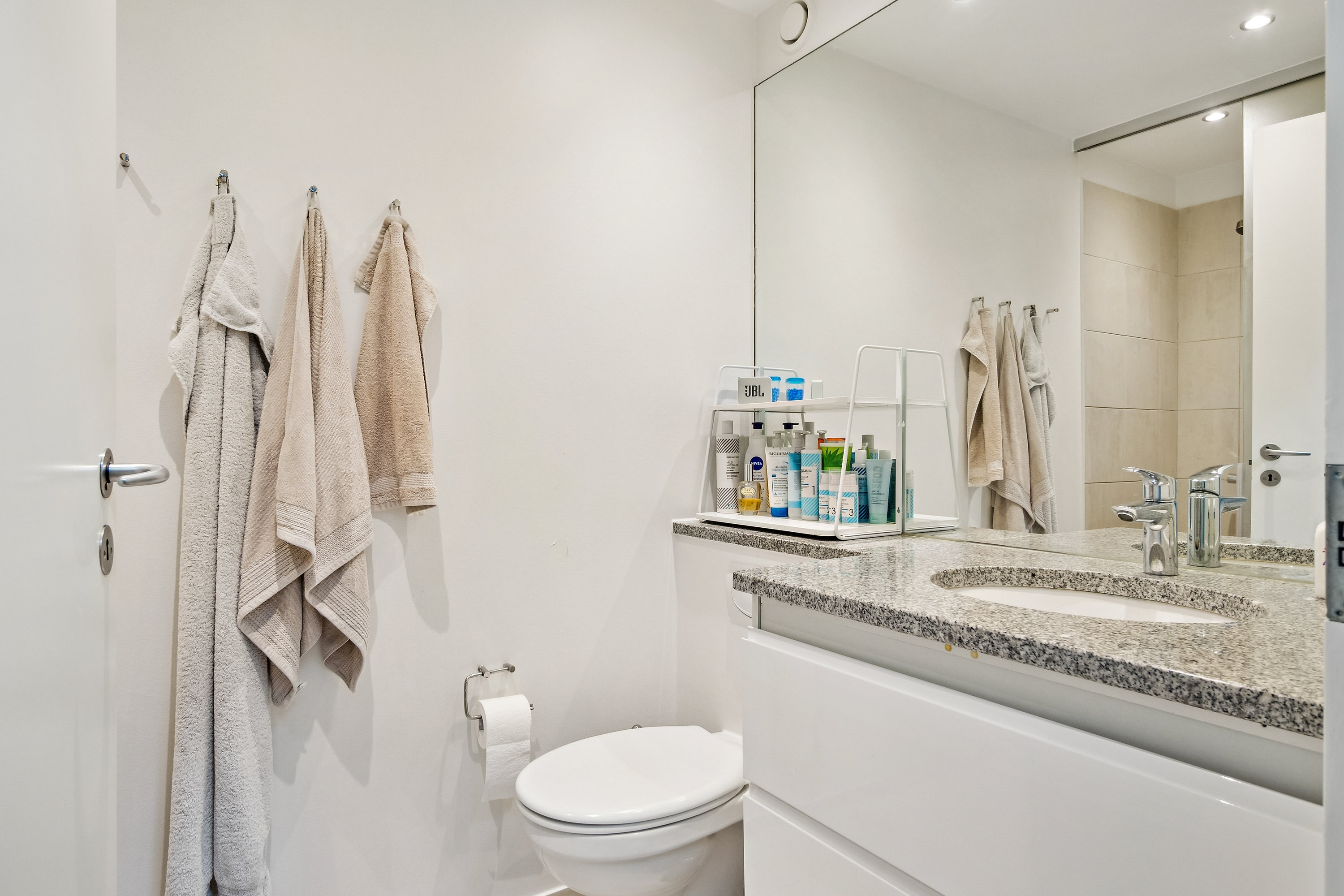 Fremhævet badeværelse billede i fuldskærmstilstand. Billede af Strandhaven 190, 2665 Vallensbæk Strand