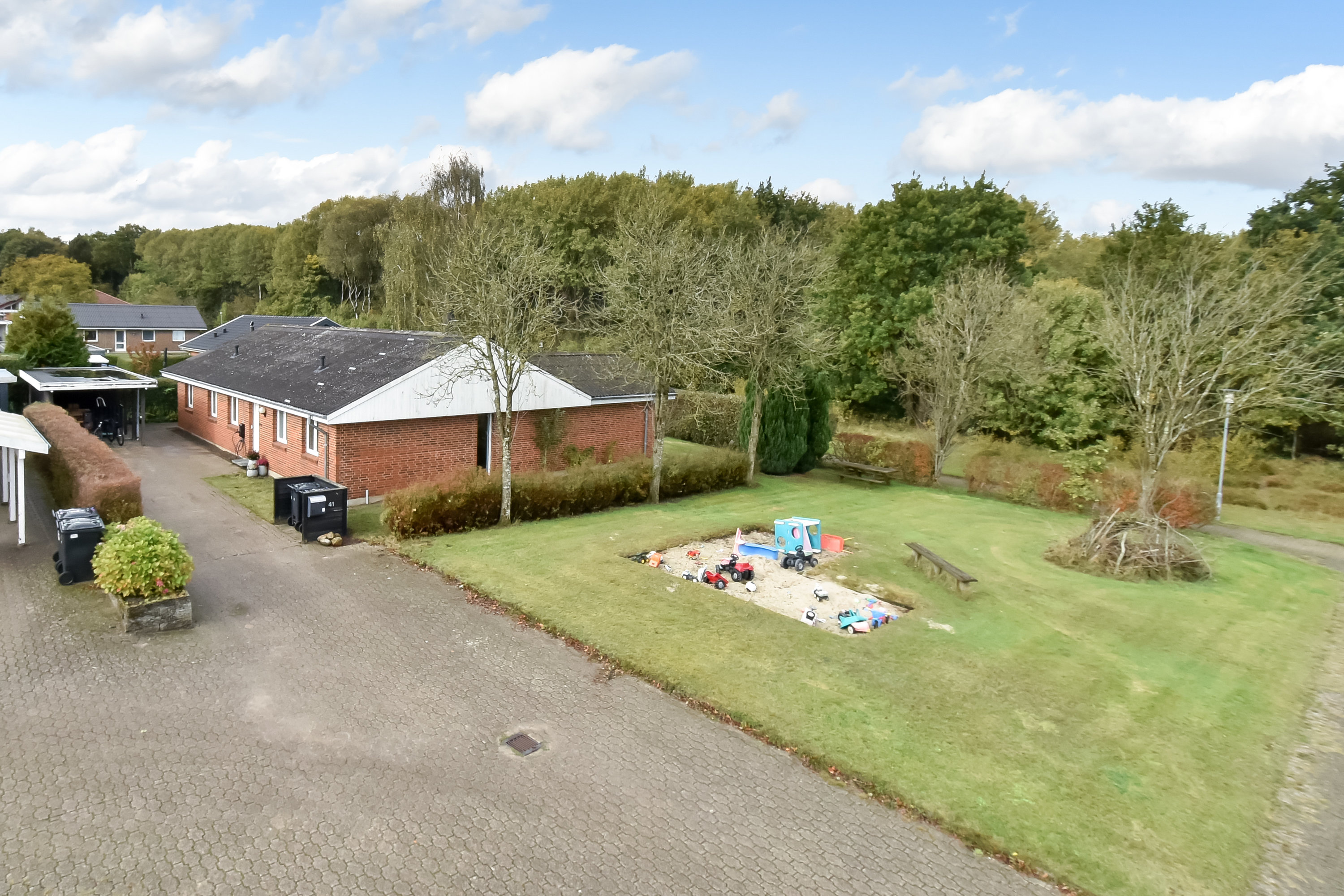 Fremhævet  billede i fuldskærmstilstand. Billede af Bøgens Kvarter 41, Skovbyen, 7400 Herning