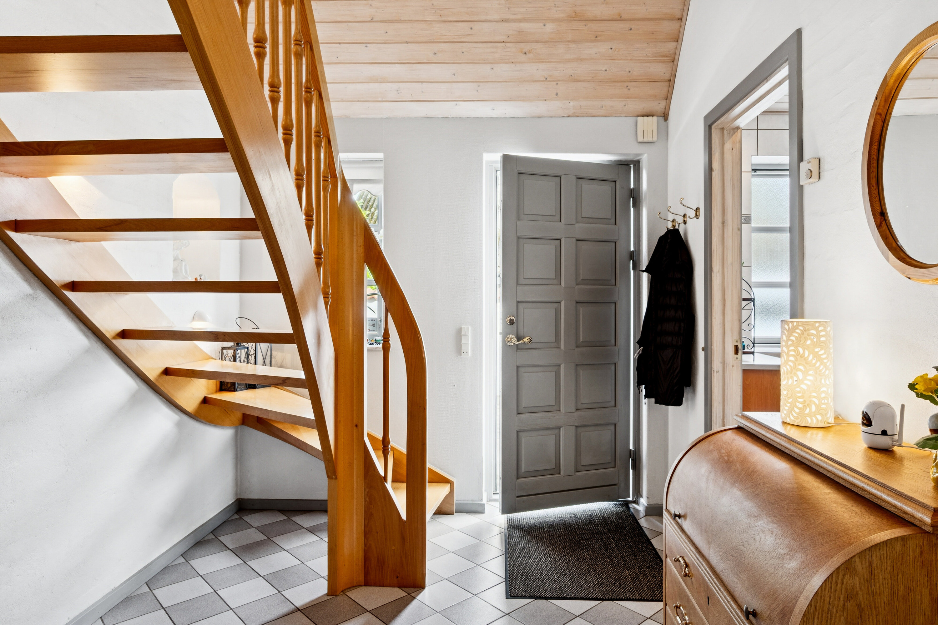 Fremhævet trappe billede i fuldskærmstilstand. Billede af Bispevej 8, 4500 Nykøbing Sj