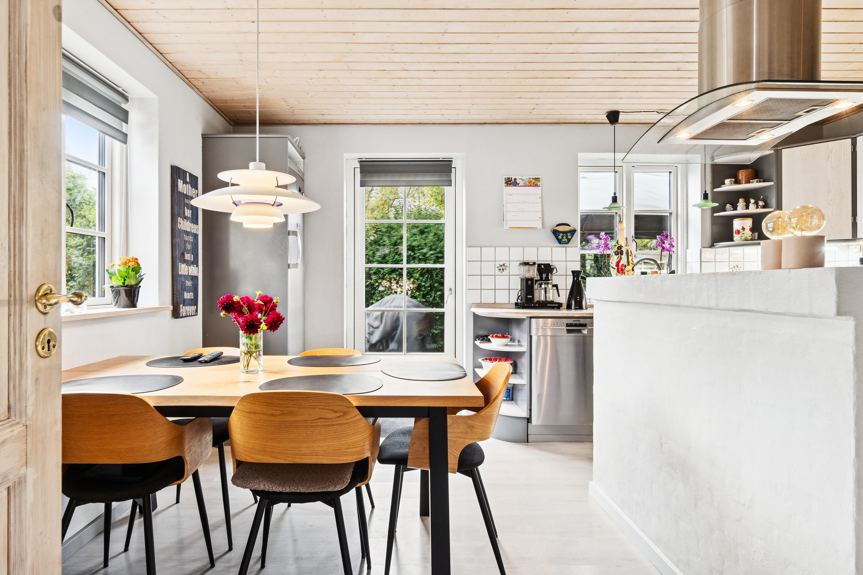 Fremhævet spisestue billede i fuldskærmstilstand. Billede af Bispevej 8, 4500 Nykøbing Sj