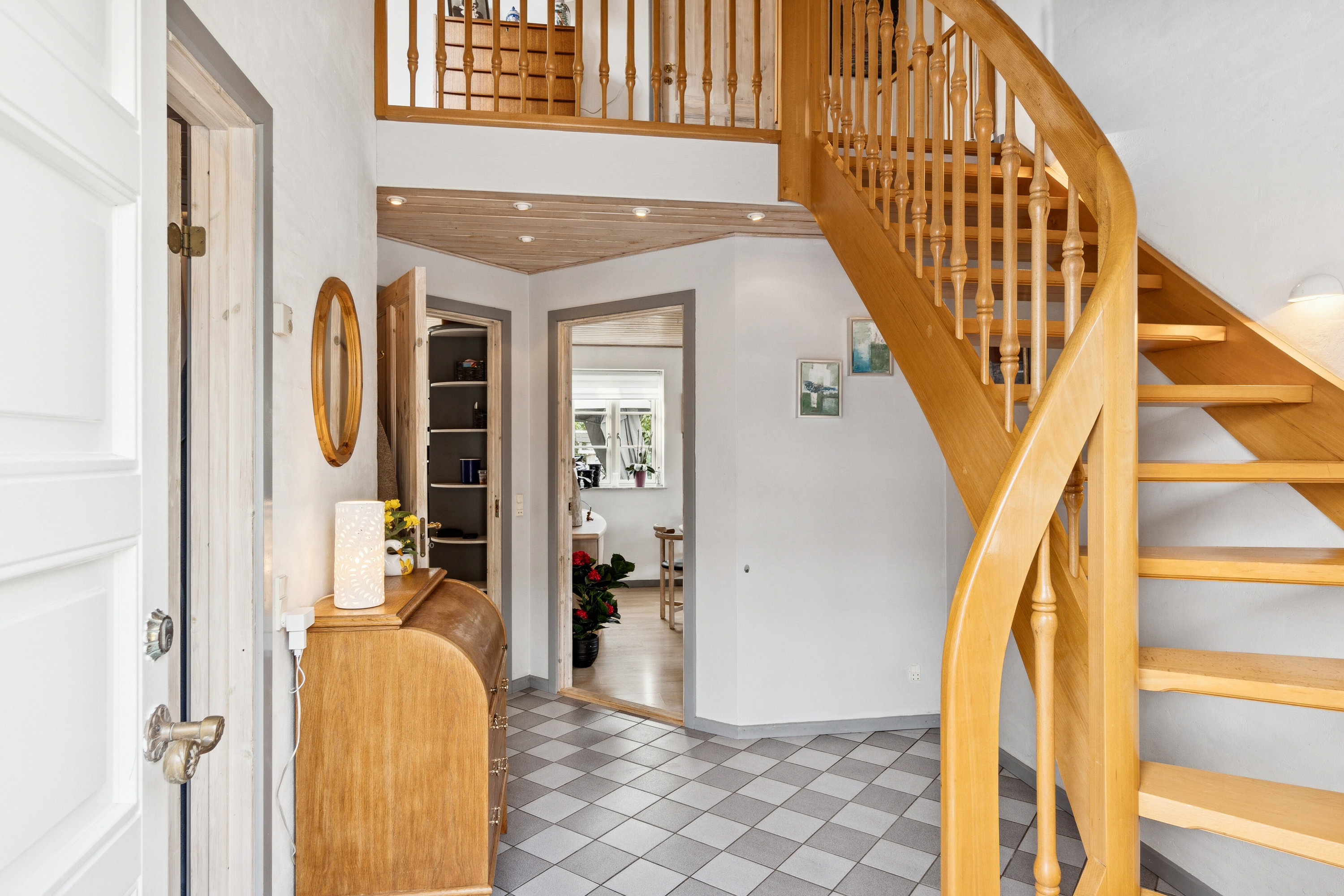 Fremhævet trappe billede i fuldskærmstilstand. Billede af Bispevej 8, 4500 Nykøbing Sj