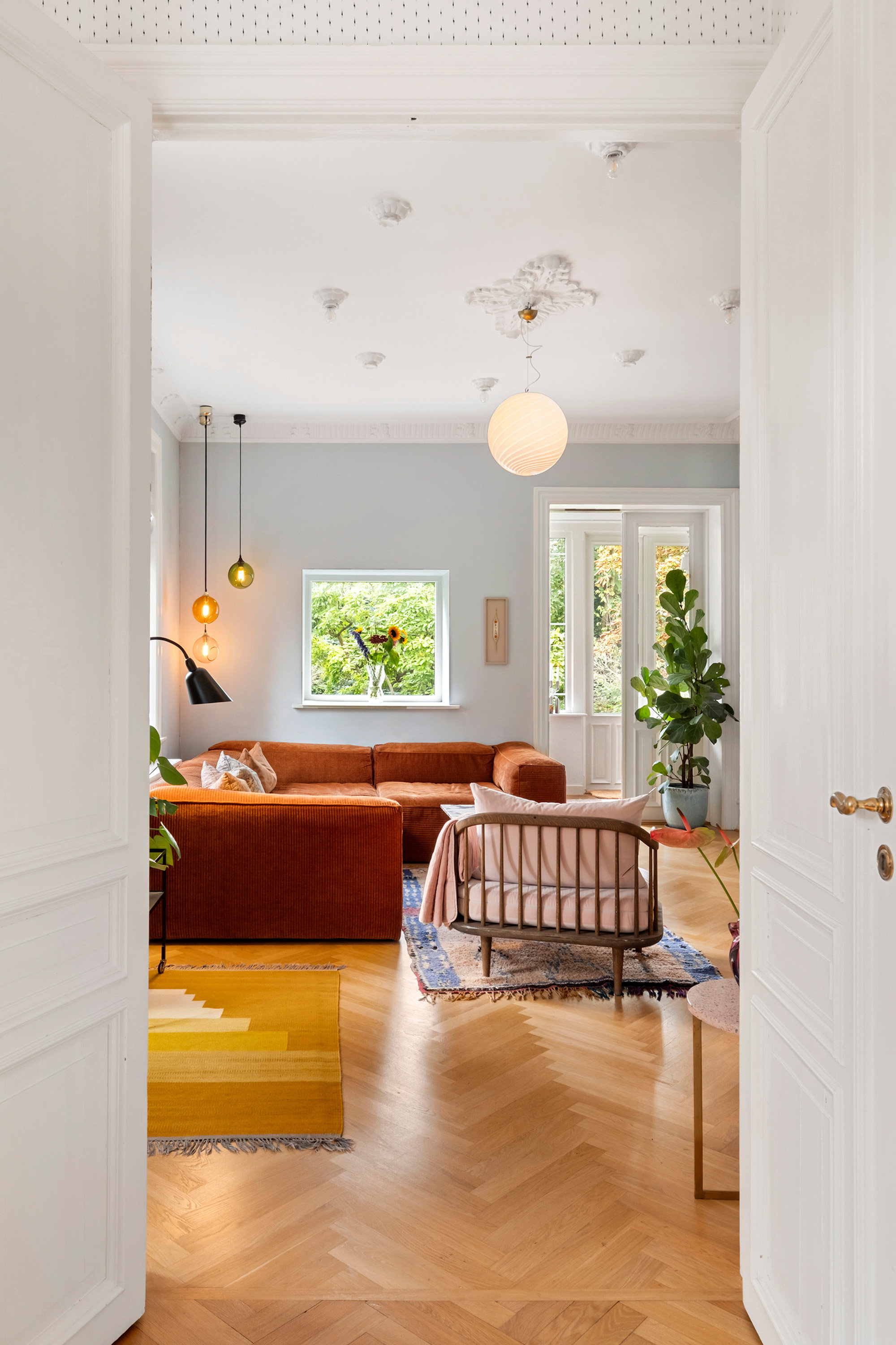 Fremhævet stue billede i fuldskærmstilstand. Billede af Ejgårdsvej 26, 2920 Charlottenlund