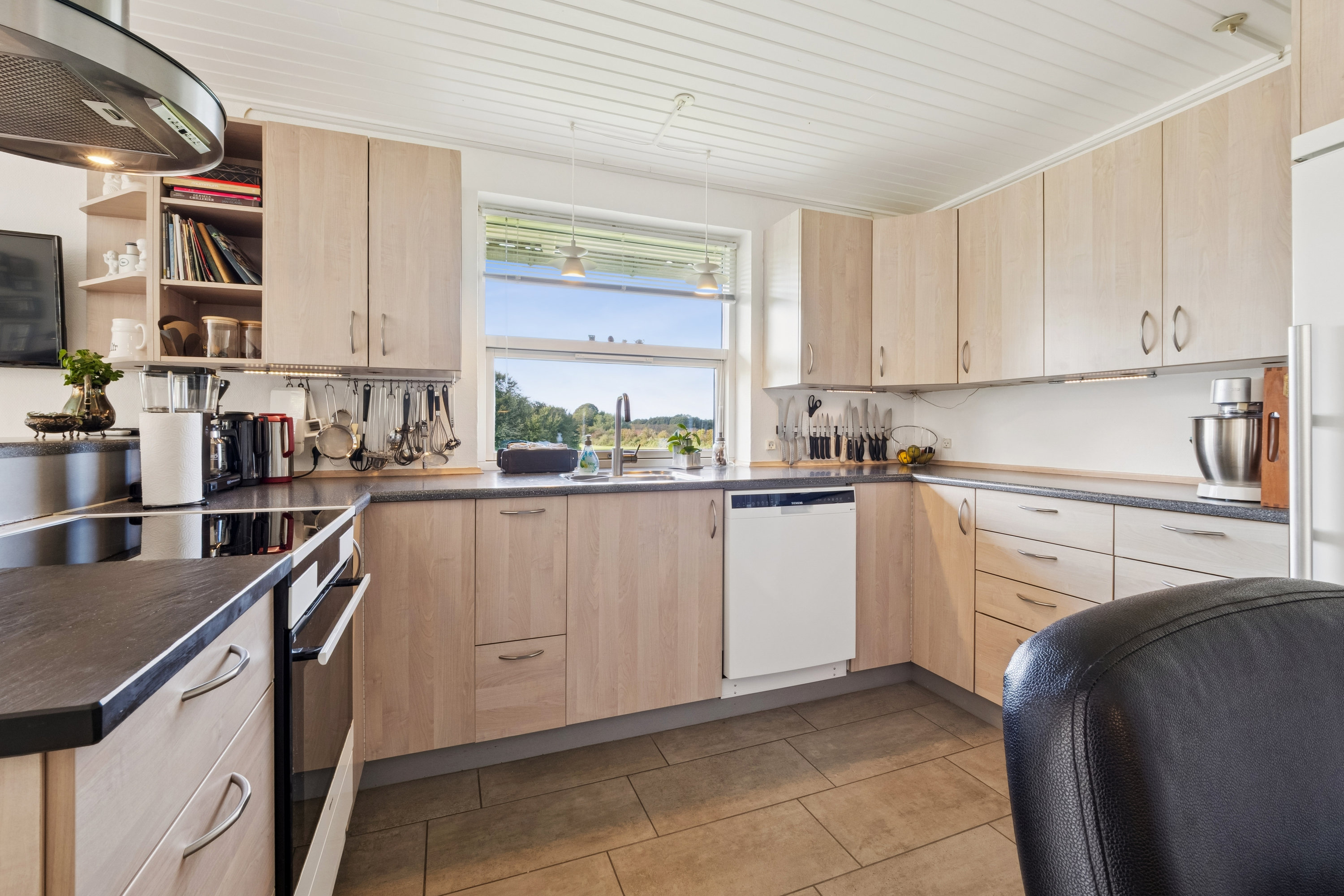 Fremhævet køkken billede i fuldskærmstilstand. Billede af Bjørndrupvej 1, Vodstrup, 7900 Nykøbing M