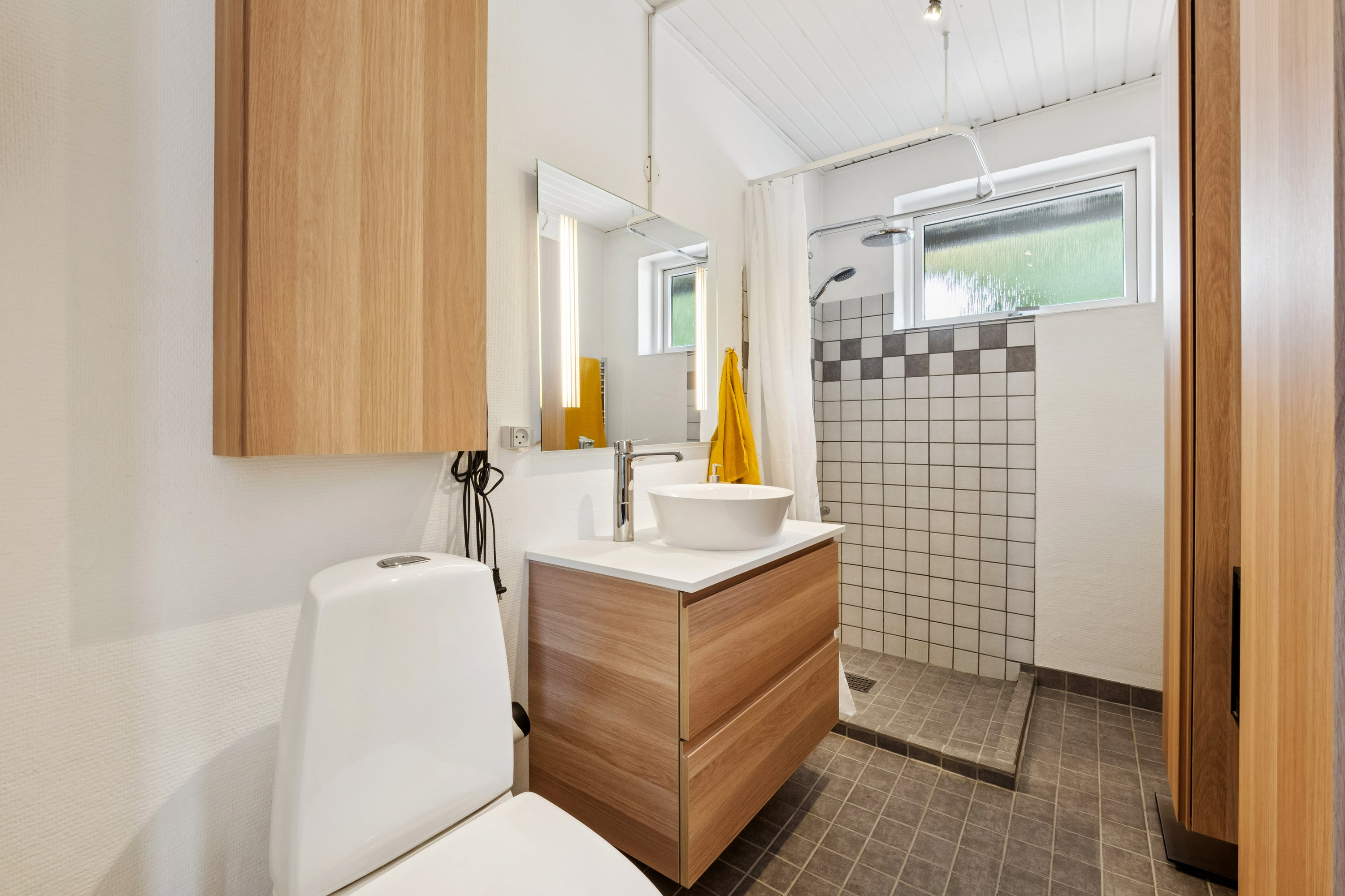 Fremhævet badeværelse billede i fuldskærmstilstand. Billede af Bjørndrupvej 1, Vodstrup, 7900 Nykøbing M