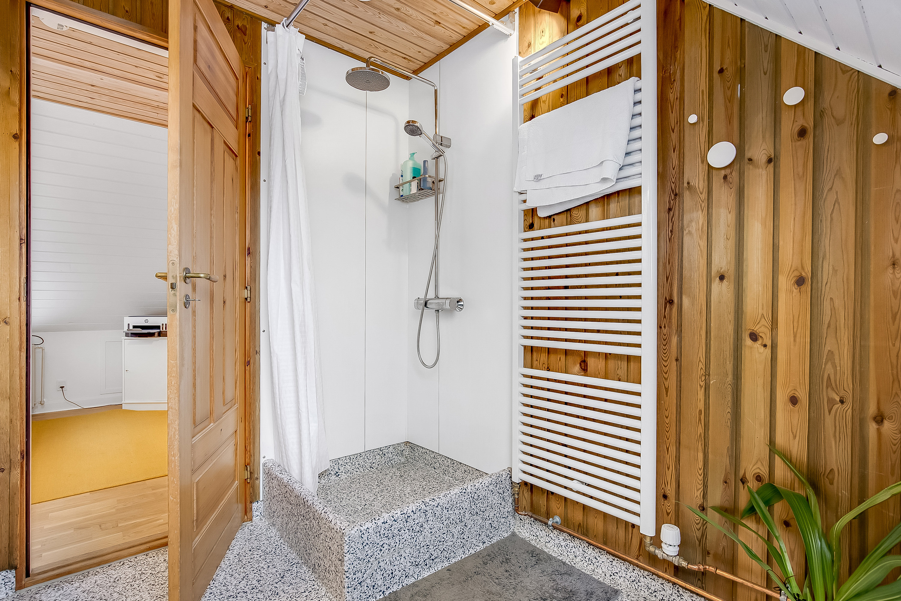 Fremhævet badeværelse billede i fuldskærmstilstand. Billede af Æblehaven 96, 6040 Egtved