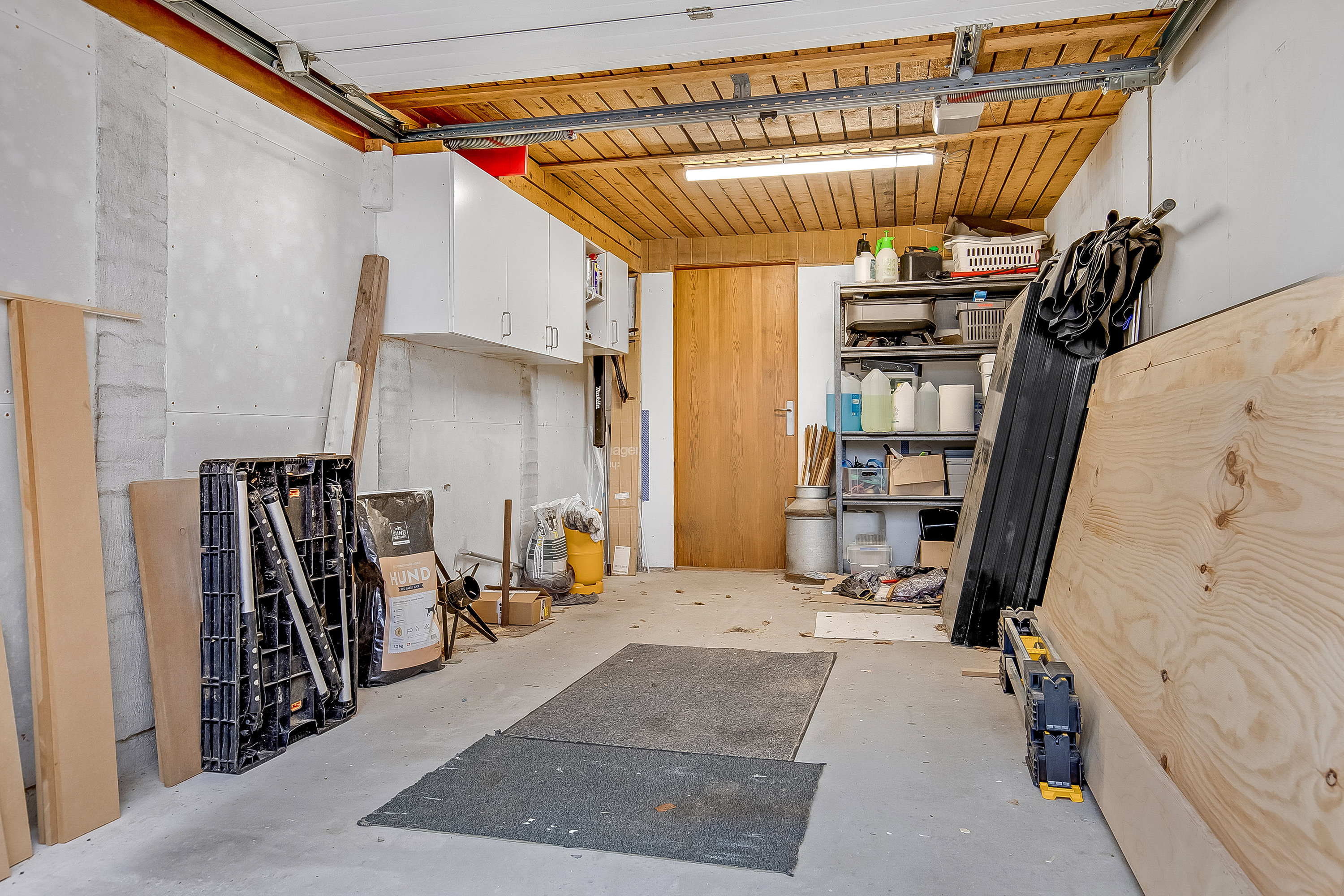 Fremhævet garage billede i fuldskærmstilstand. Billede af Æblehaven 96, 6040 Egtved