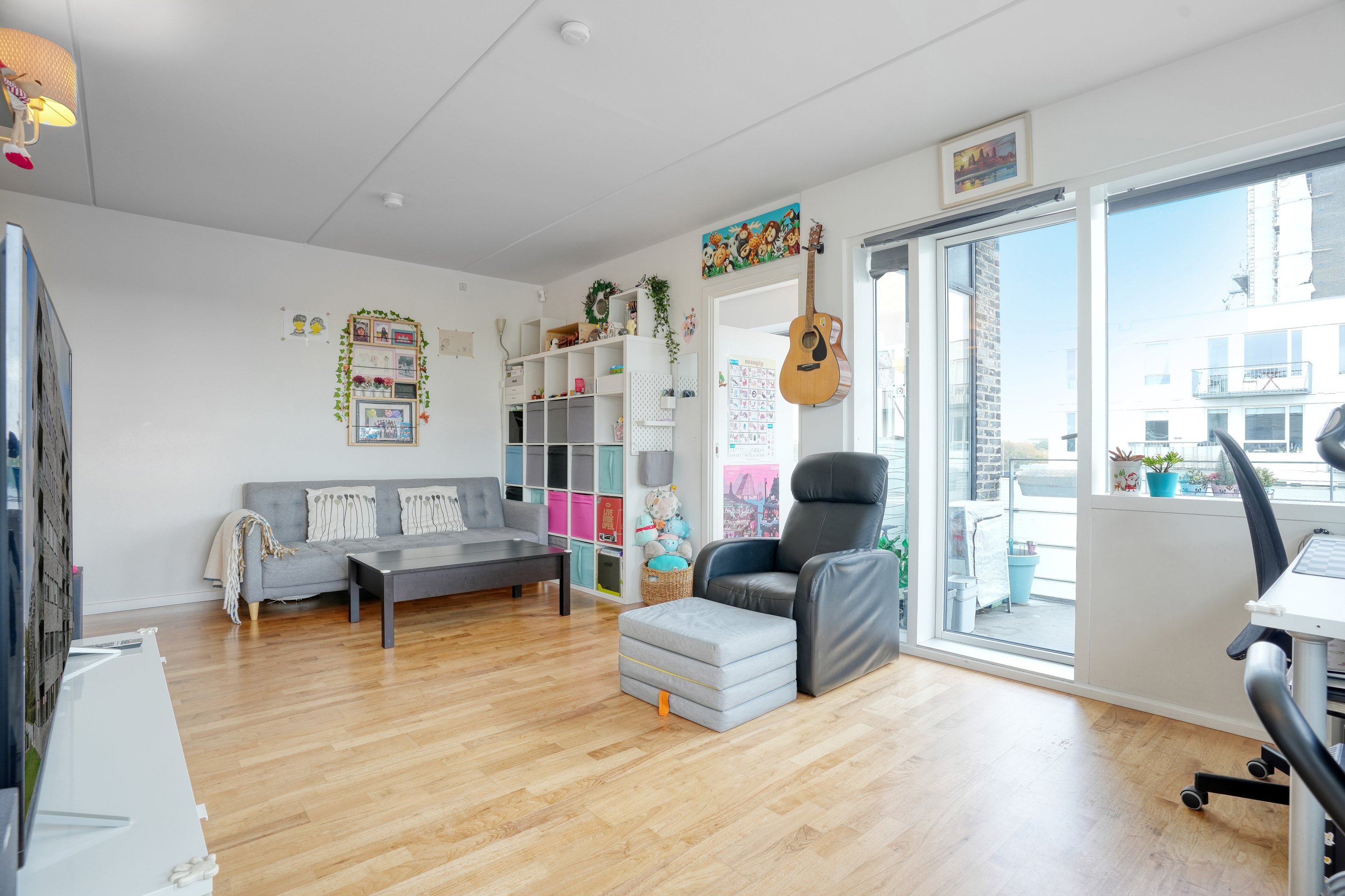 Fremhævet stue billede i fuldskærmstilstand. Billede af Gyngemose Parkvej 10, 5. mf., 2860 Søborg