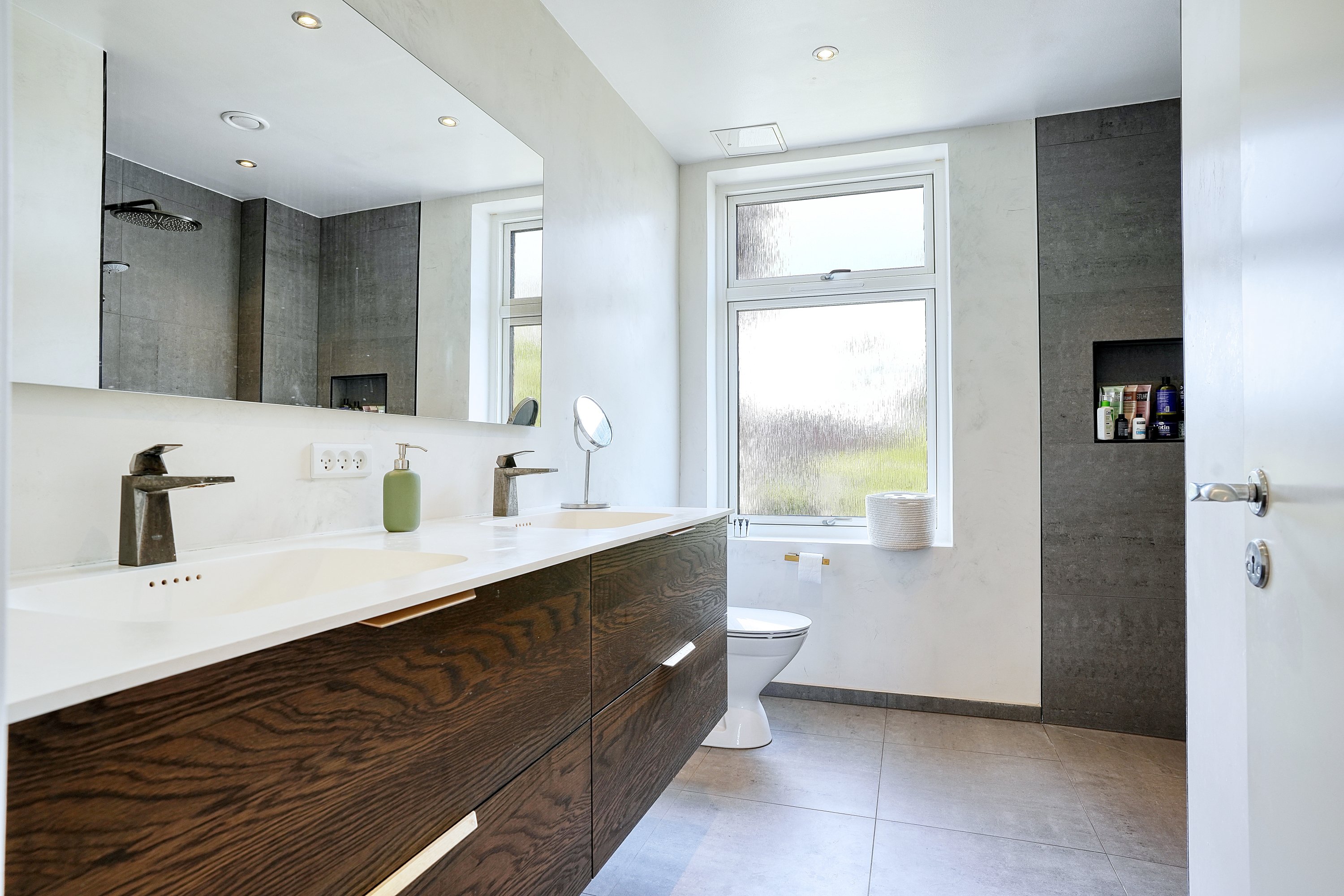 Miniaturebillede 2: badeværelse. Billede af Lyngbyvej 327, st.., 2820 Gentofte