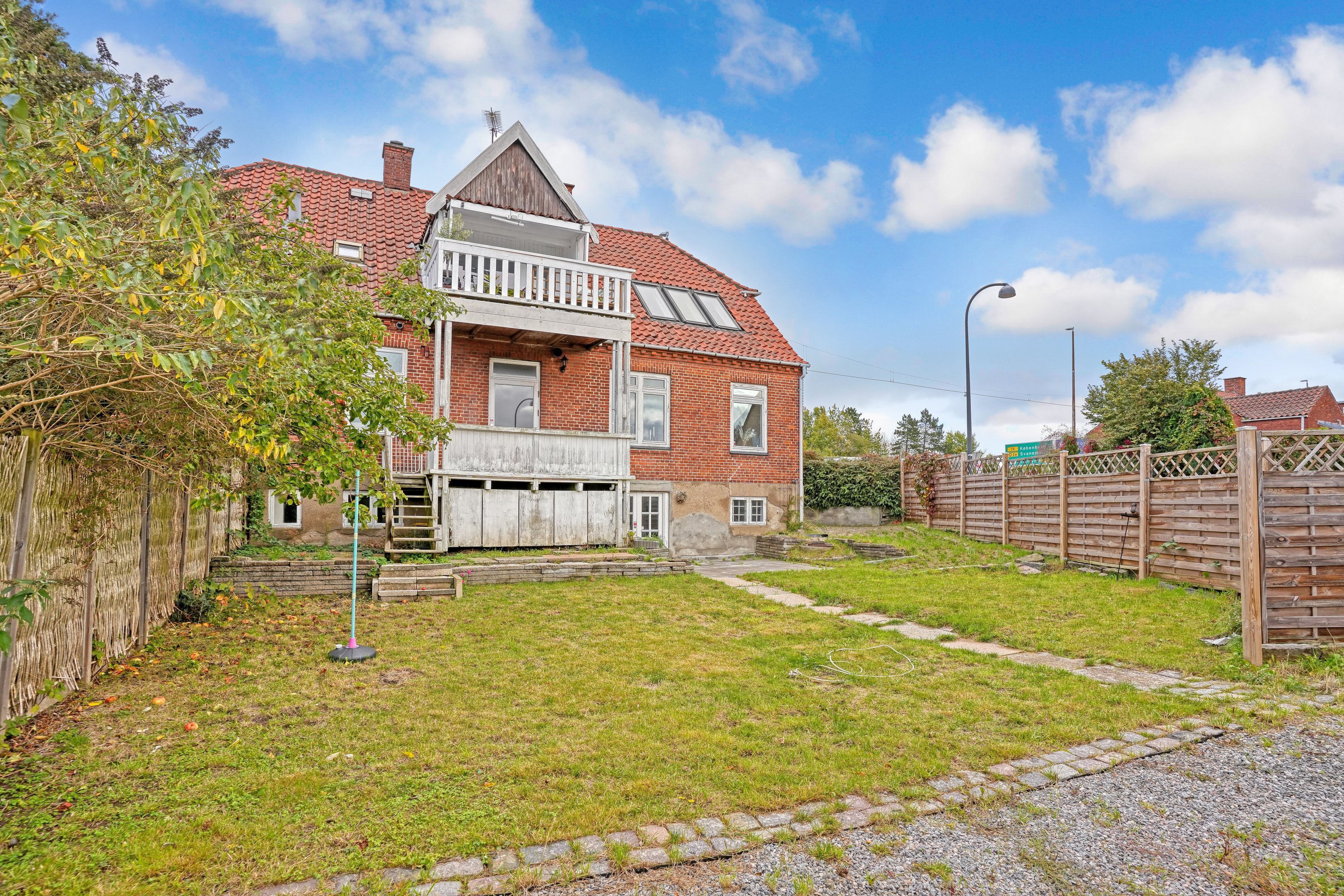 Fremhævet ejendommen billede i fuldskærmstilstand. Billede af Lyngbyvej 327, st.., 2820 Gentofte