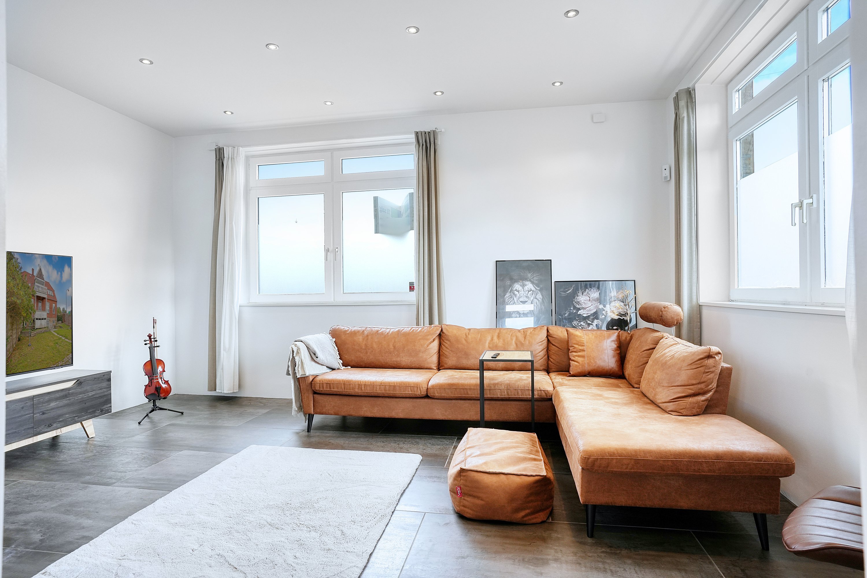 Fremhævet stue billede i fuldskærmstilstand. Billede af Lyngbyvej 327, st.., 2820 Gentofte