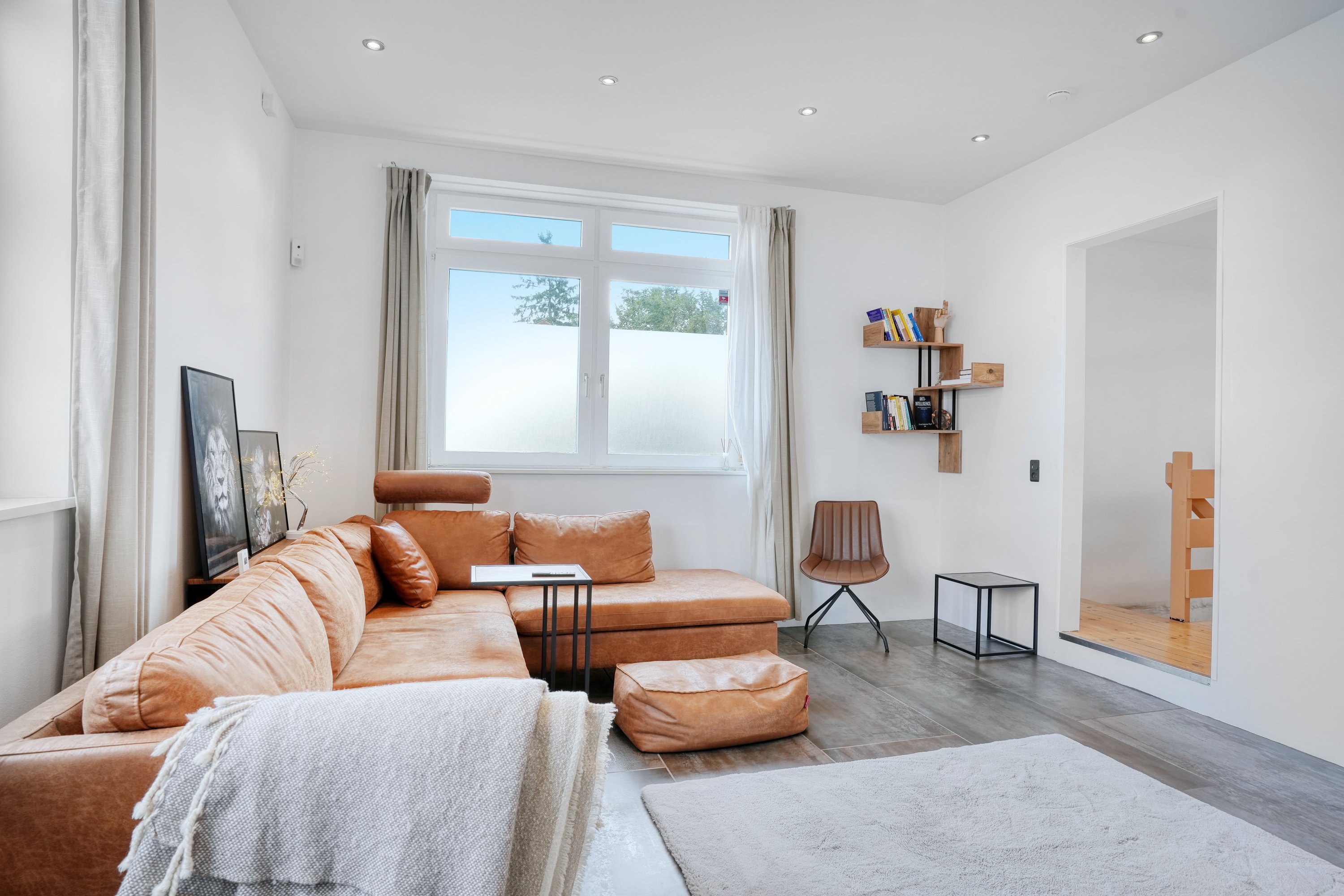 Fremhævet stue billede i fuldskærmstilstand. Billede af Lyngbyvej 327, st.., 2820 Gentofte