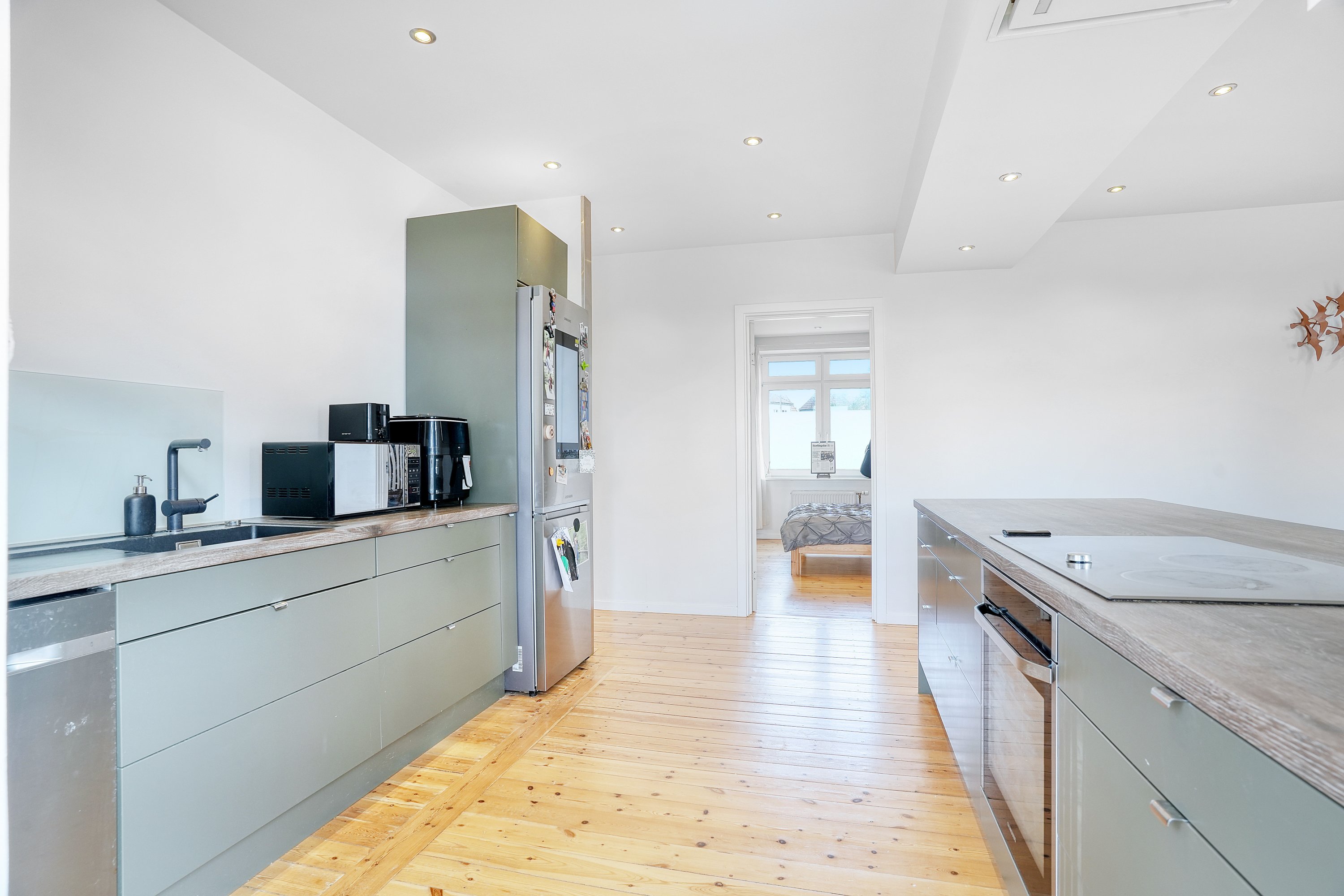 Fremhævet køkken billede i fuldskærmstilstand. Billede af Lyngbyvej 327, st.., 2820 Gentofte