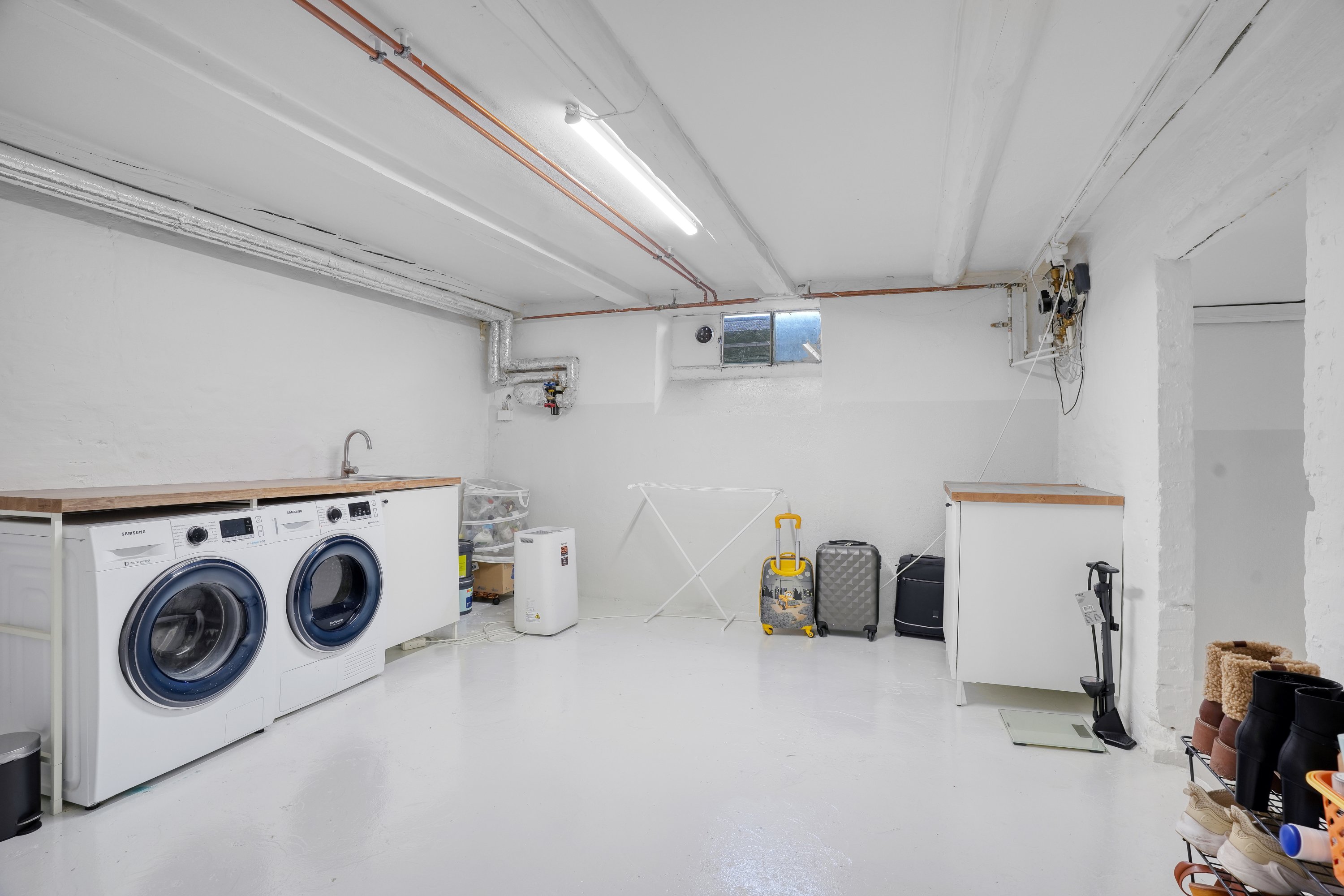 Fremhævet kælder billede i fuldskærmstilstand. Billede af Lyngbyvej 327, st.., 2820 Gentofte